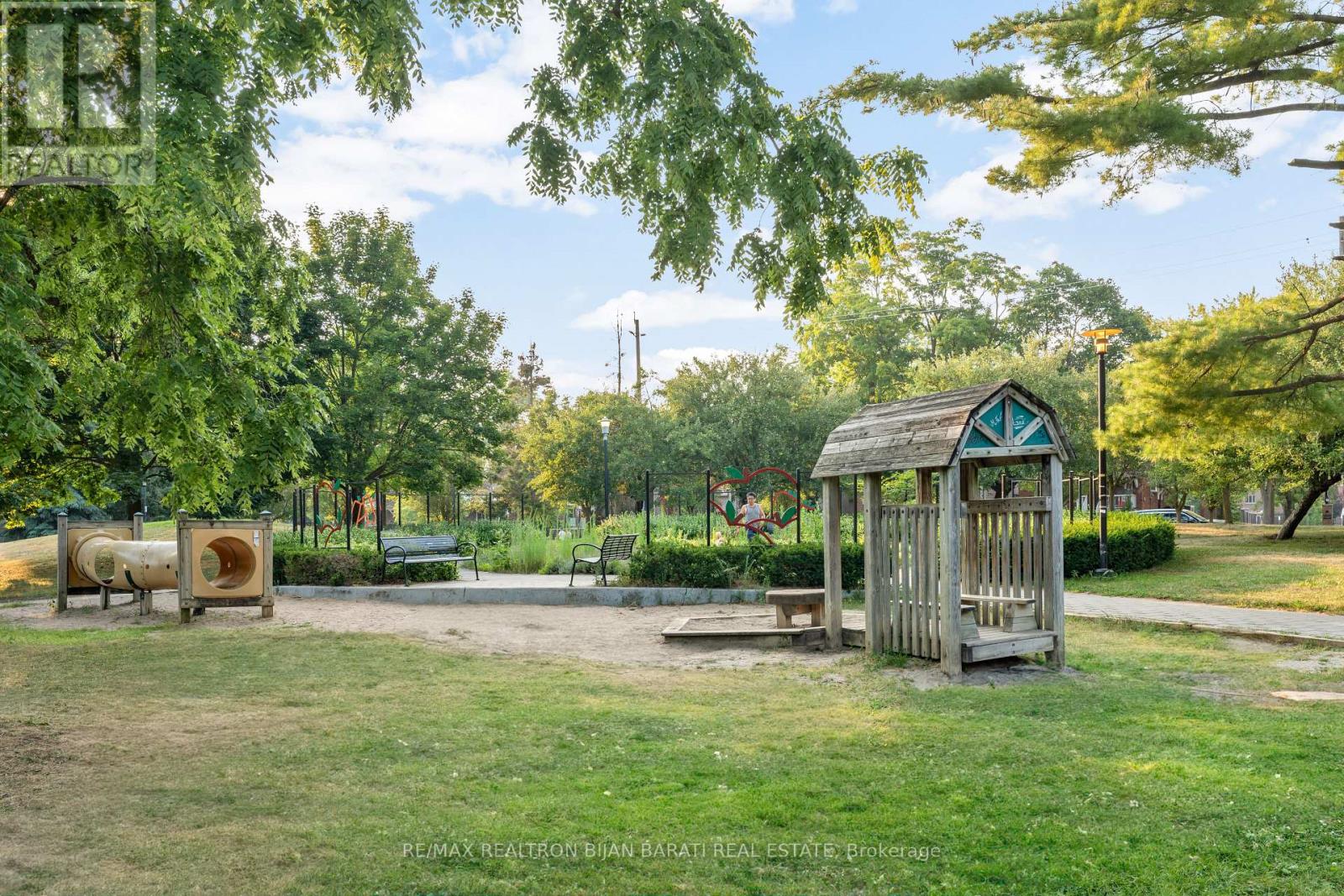 38 - 94b Ellerslie Avenue, Toronto, Ontario  M2N 1X8 - Photo 44 - C12328090
