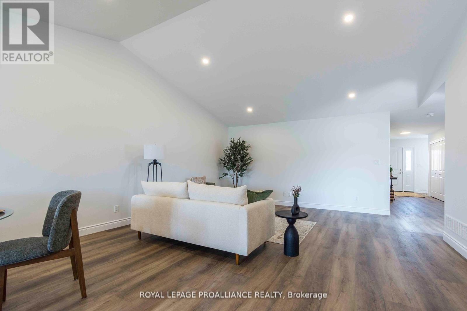 47 Mackenzie John Crescent, Brighton, Ontario  K0K 1H0 - Photo 8 - X12328237