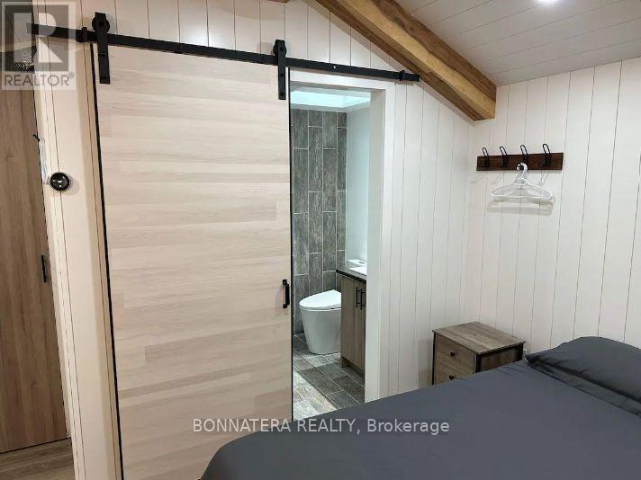 687 Innisfil Beach Road, Innisfil, Ontario  L0L 2M0 - Photo 21 - N12318606