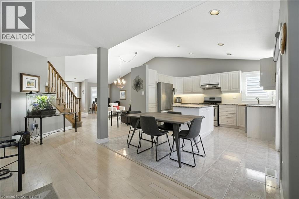 17 Hillgarden Drive, Hamilton, Ontario  L8J 3R3 - Photo 12 - 40757800