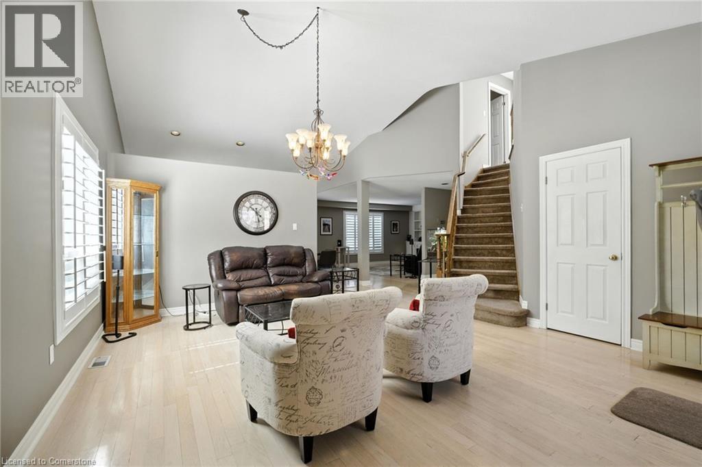 17 Hillgarden Drive, Hamilton, Ontario  L8J 3R3 - Photo 9 - 40757800