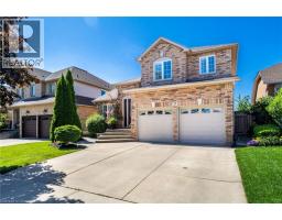 17 HILLGARDEN Drive, Hamilton, Ontario