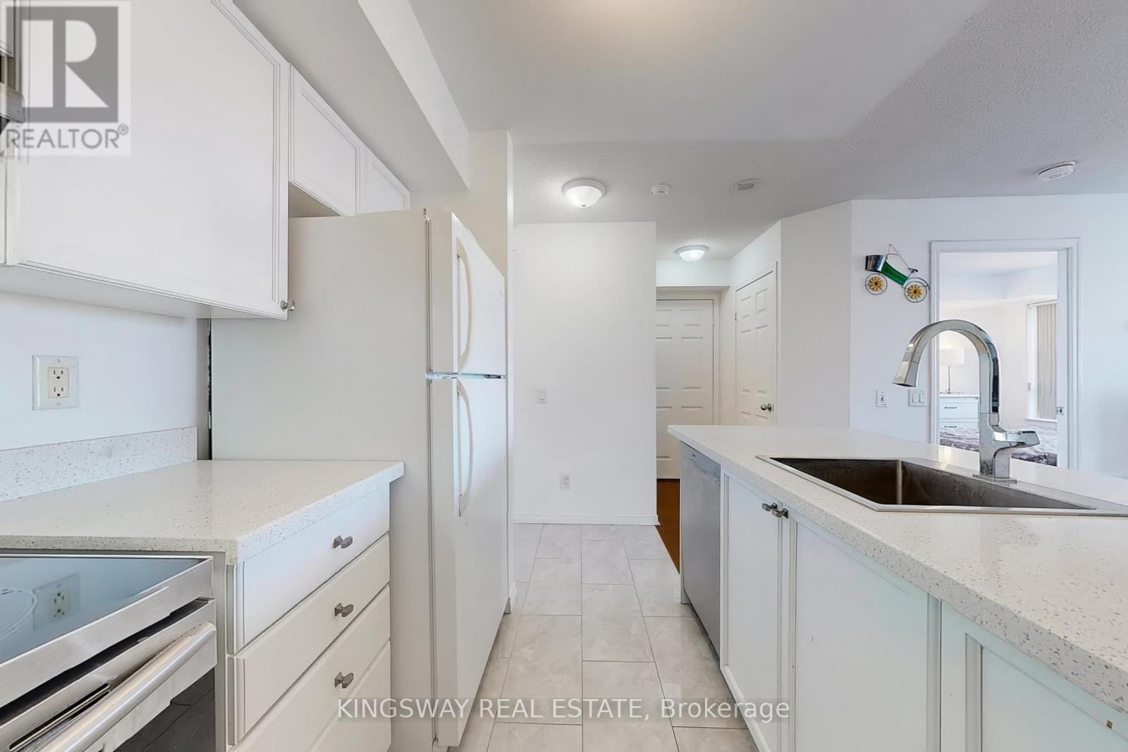 Property at 2007 - 155 BEECROFT ROAD image 3
