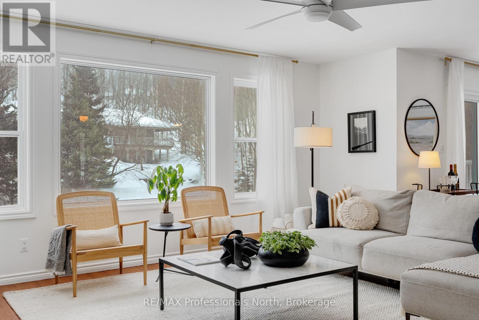 47 Farmcrest Avenue, Dysart Et Al, Ontario  K0M 1S0 - Photo 5 - X12328121