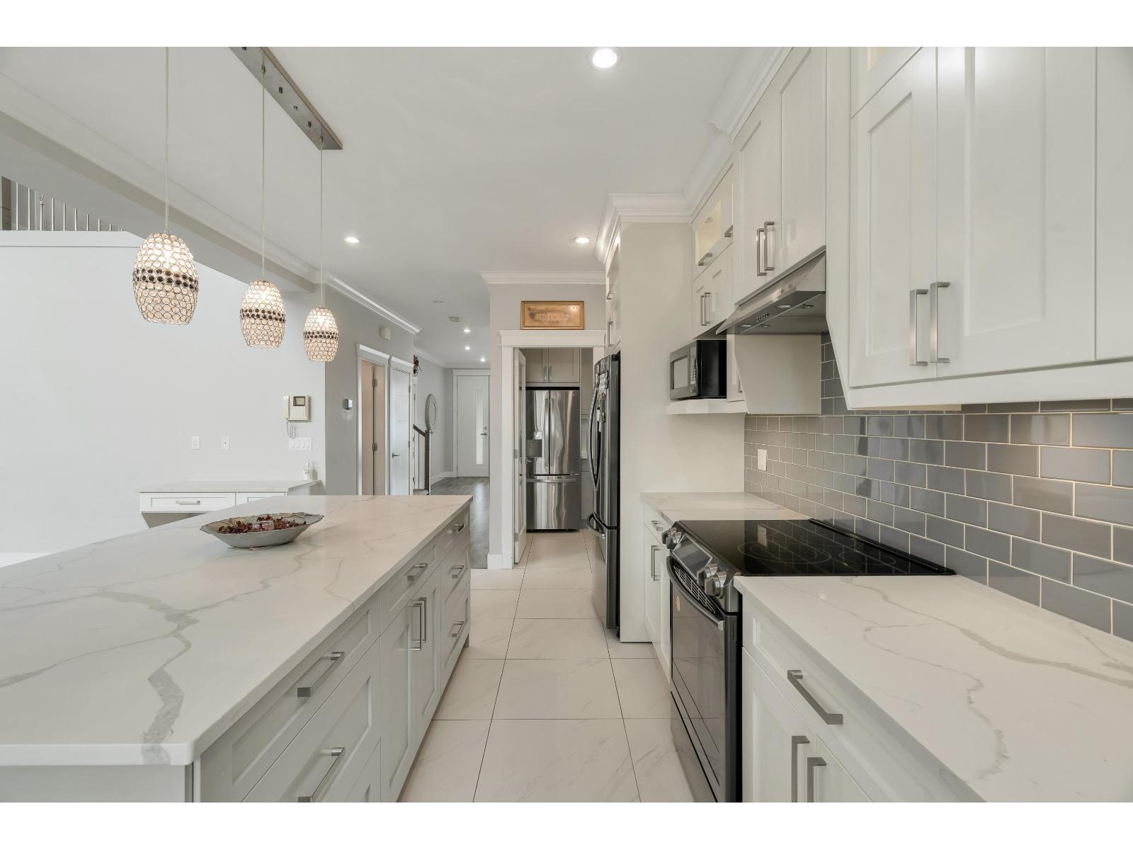 Property at 27687 RAILCAR CRESCENT image 5