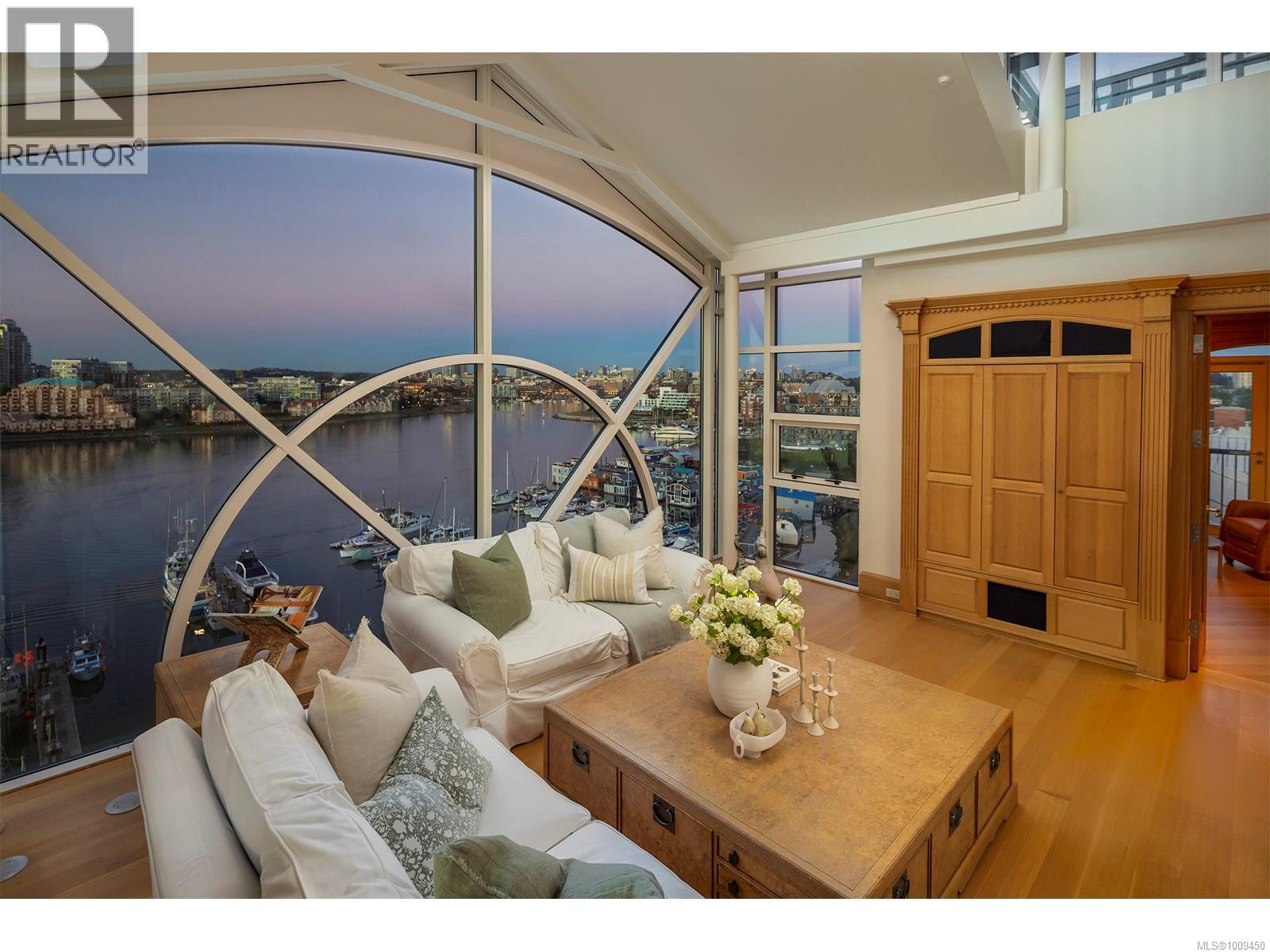 1201 21 Dallas Rd, Victoria, British Columbia  V8V 4Z9 - Photo 2 - 1009450