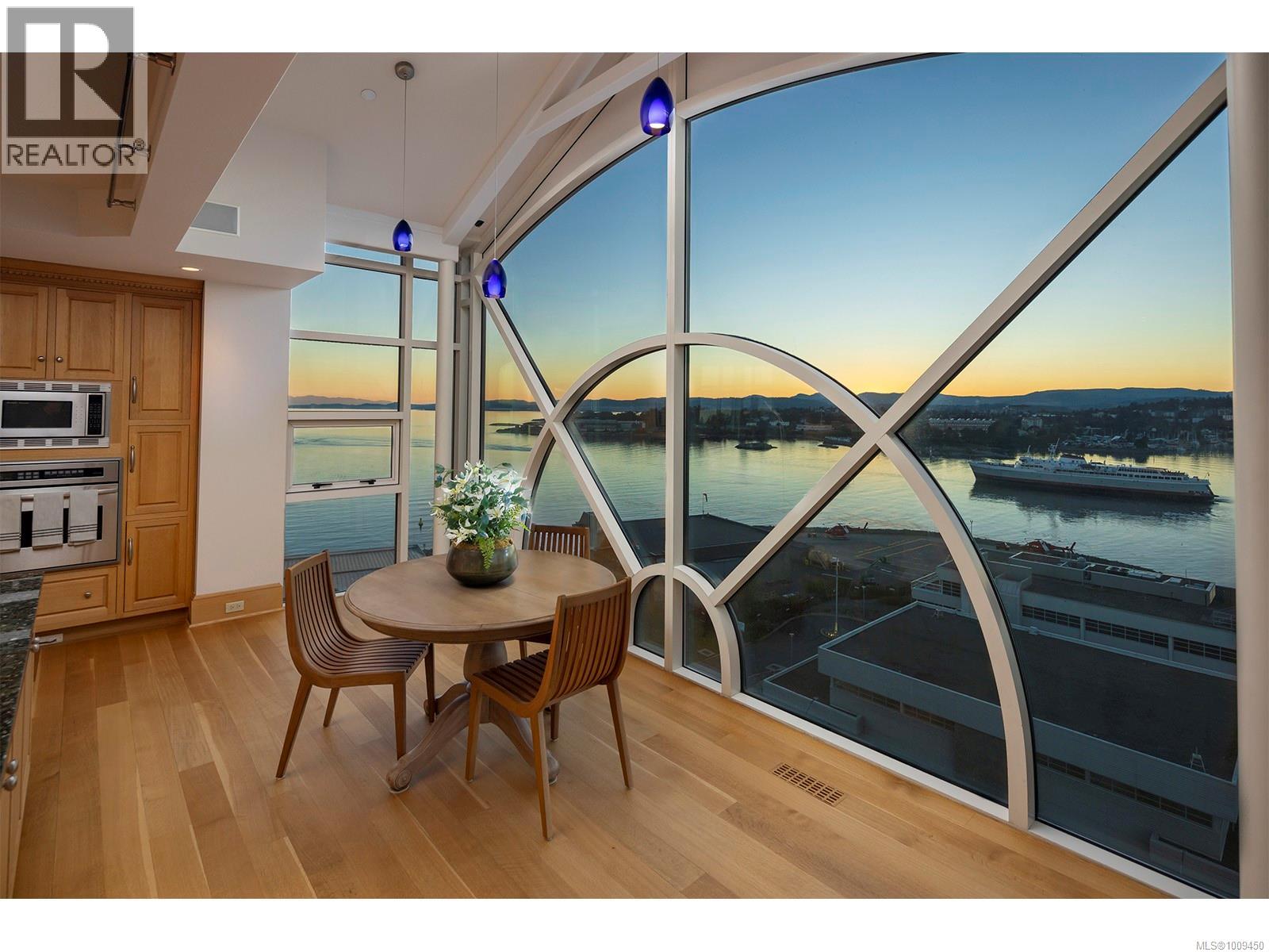 1201 21 Dallas Rd, Victoria, British Columbia  V8V 4Z9 - Photo 3 - 1009450