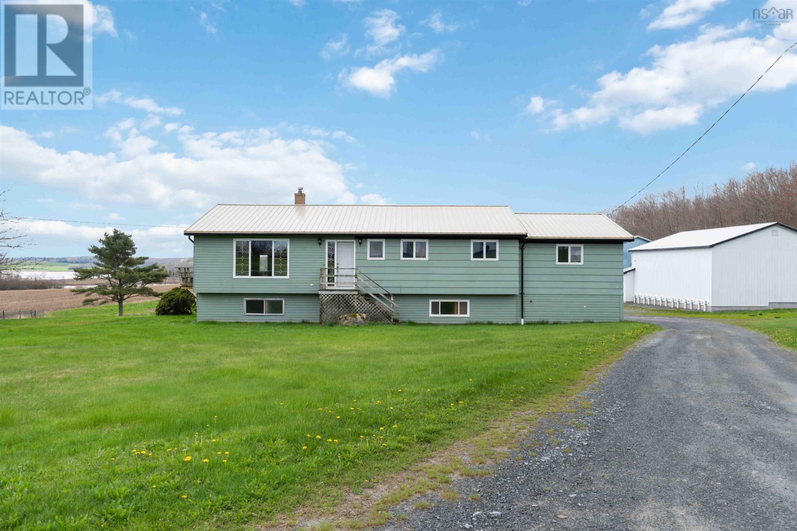 2849 Highway 215, Centre Burlington, Nova Scotia  B0N 2A0 - Photo 2 - 202514333