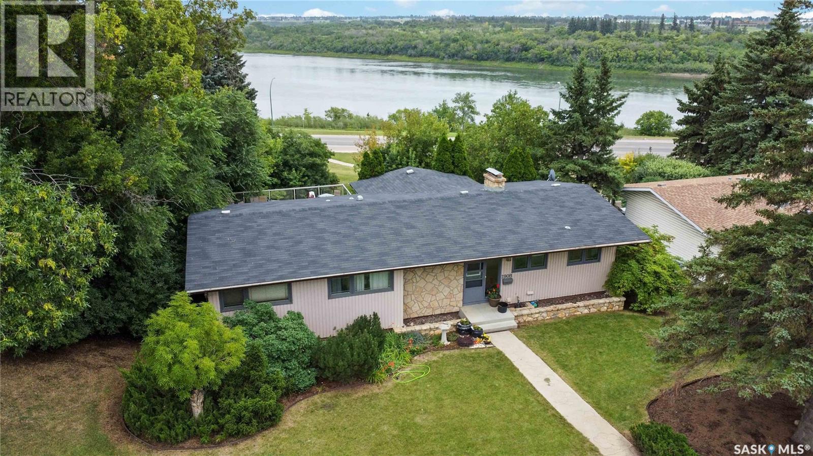 Property at 1908 Pembina AVENUE image 2