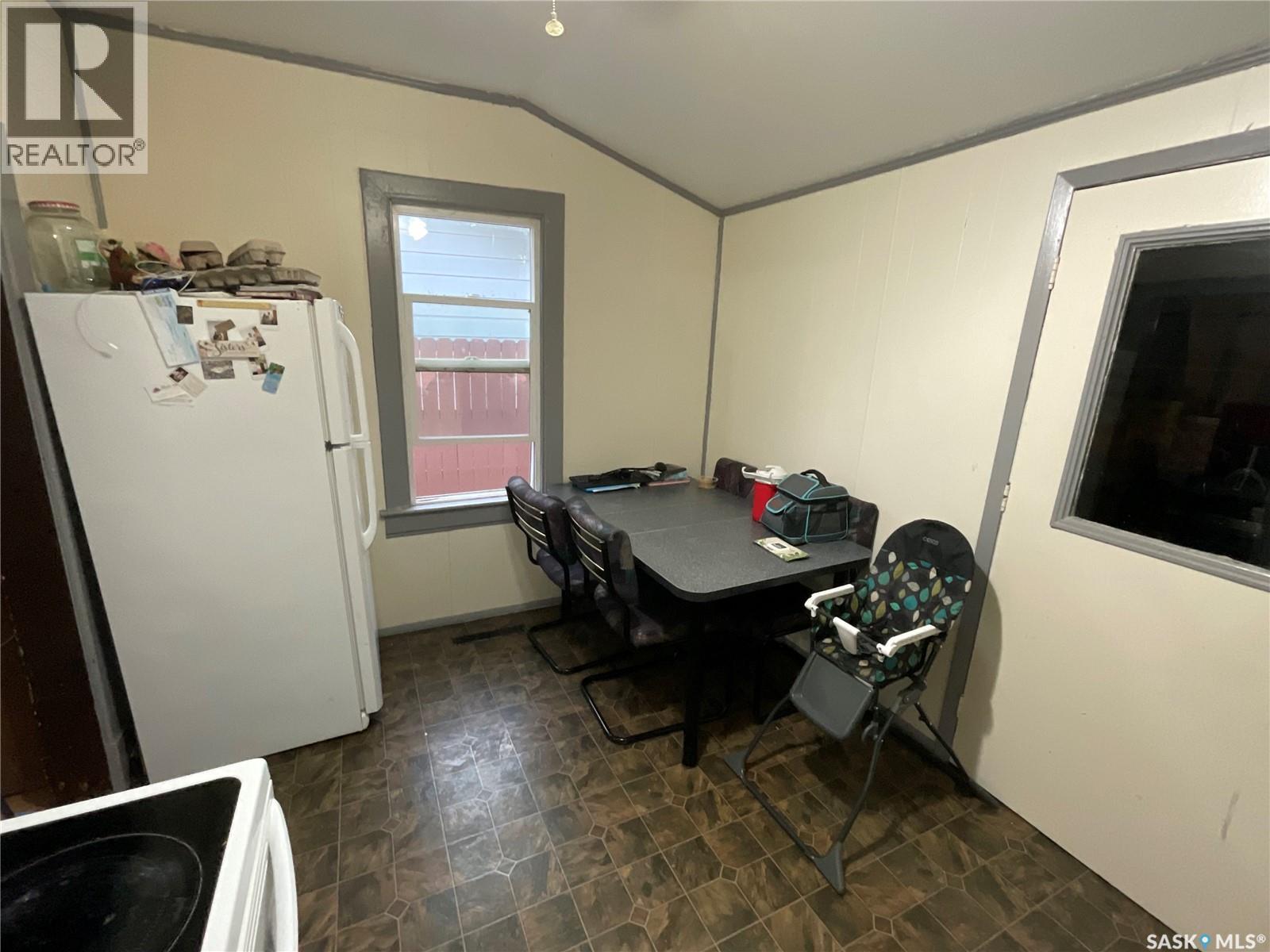1002 8th Street, Rosthern, Saskatchewan  S0K 3R0 - Photo 3 - SK014815