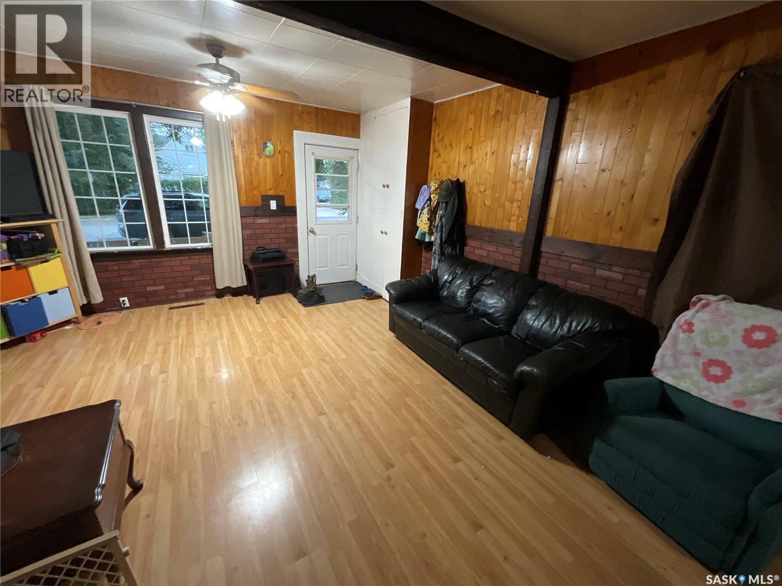 1002 8th Street, Rosthern, Saskatchewan  S0K 3R0 - Photo 4 - SK014815