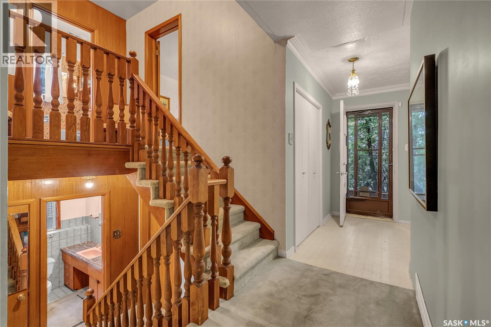 Property at 509 Lake CRESCENT image 3
