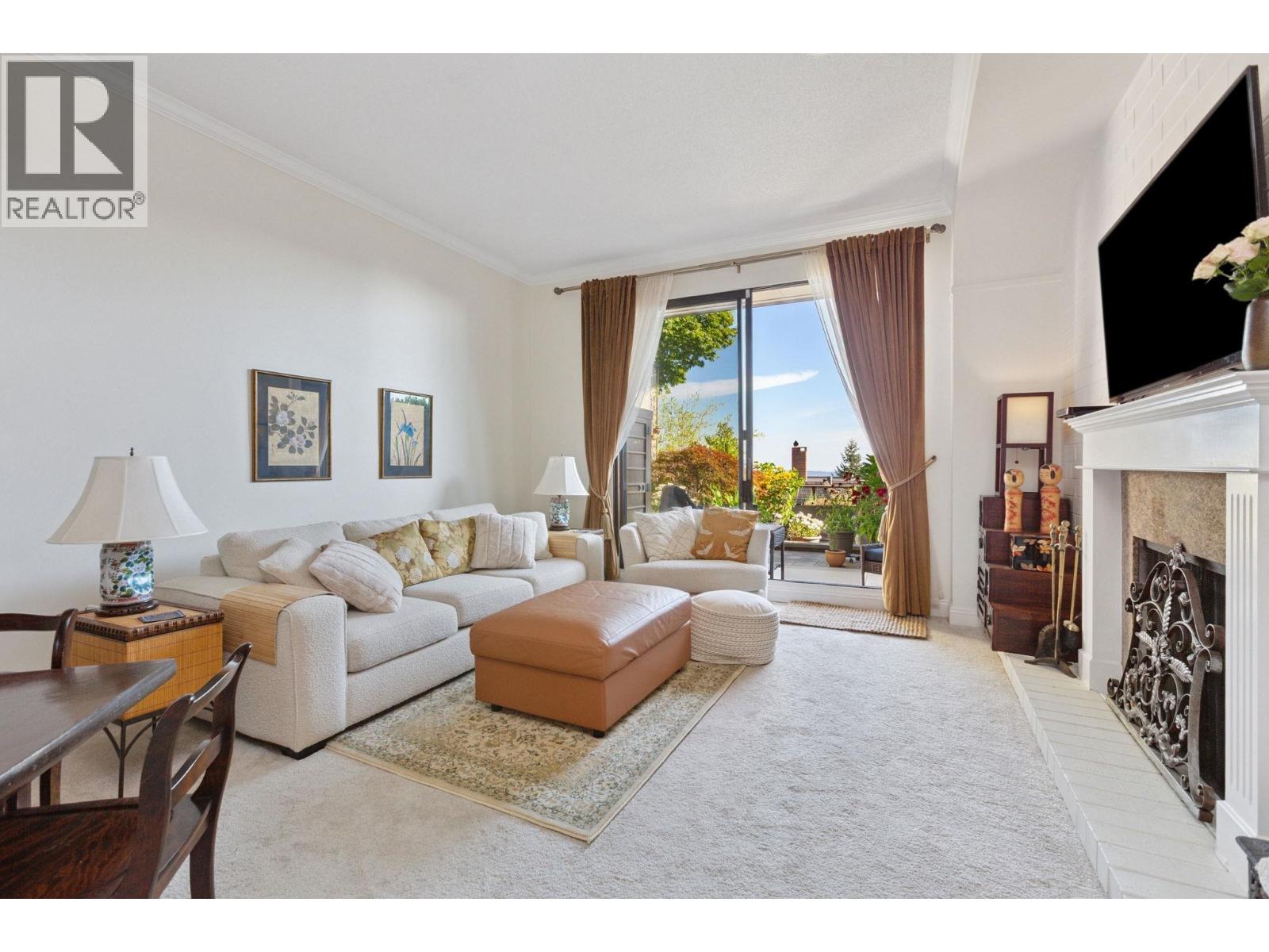 Property at 24 2214 FOLKESTONE WAY image 5