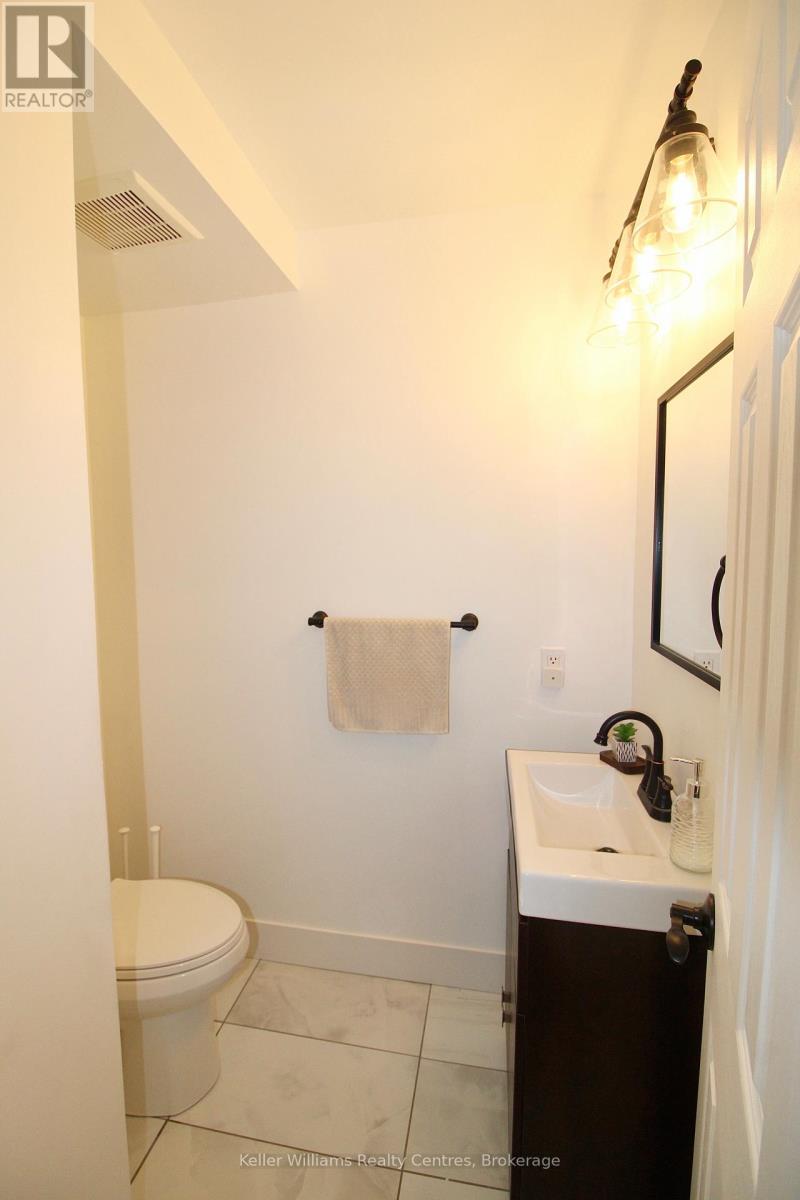 445 13th Street, Hanover, Ontario  N4N 1Y2 - Photo 10 - X12328059