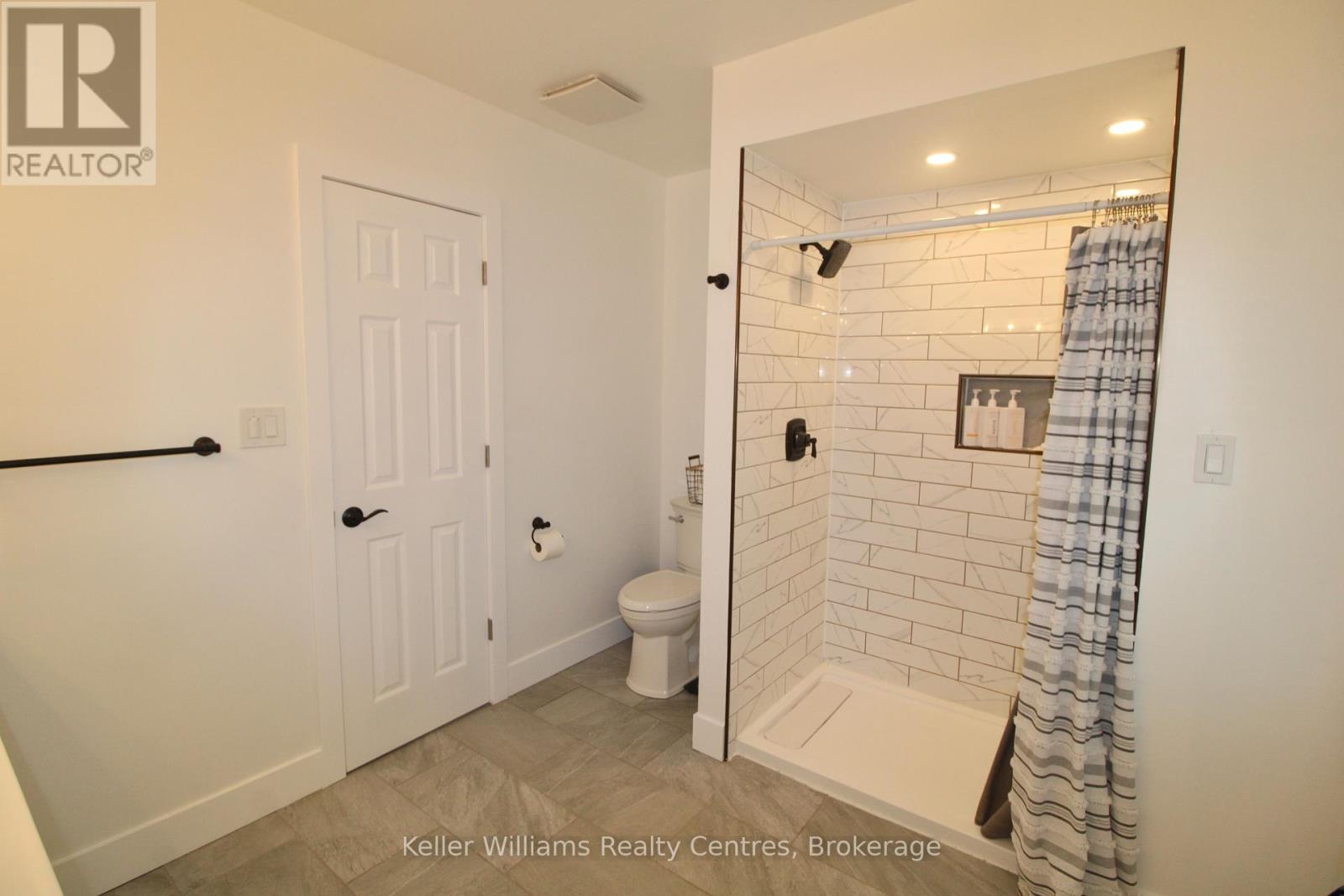445 13th Street, Hanover, Ontario  N4N 1Y2 - Photo 14 - X12328059