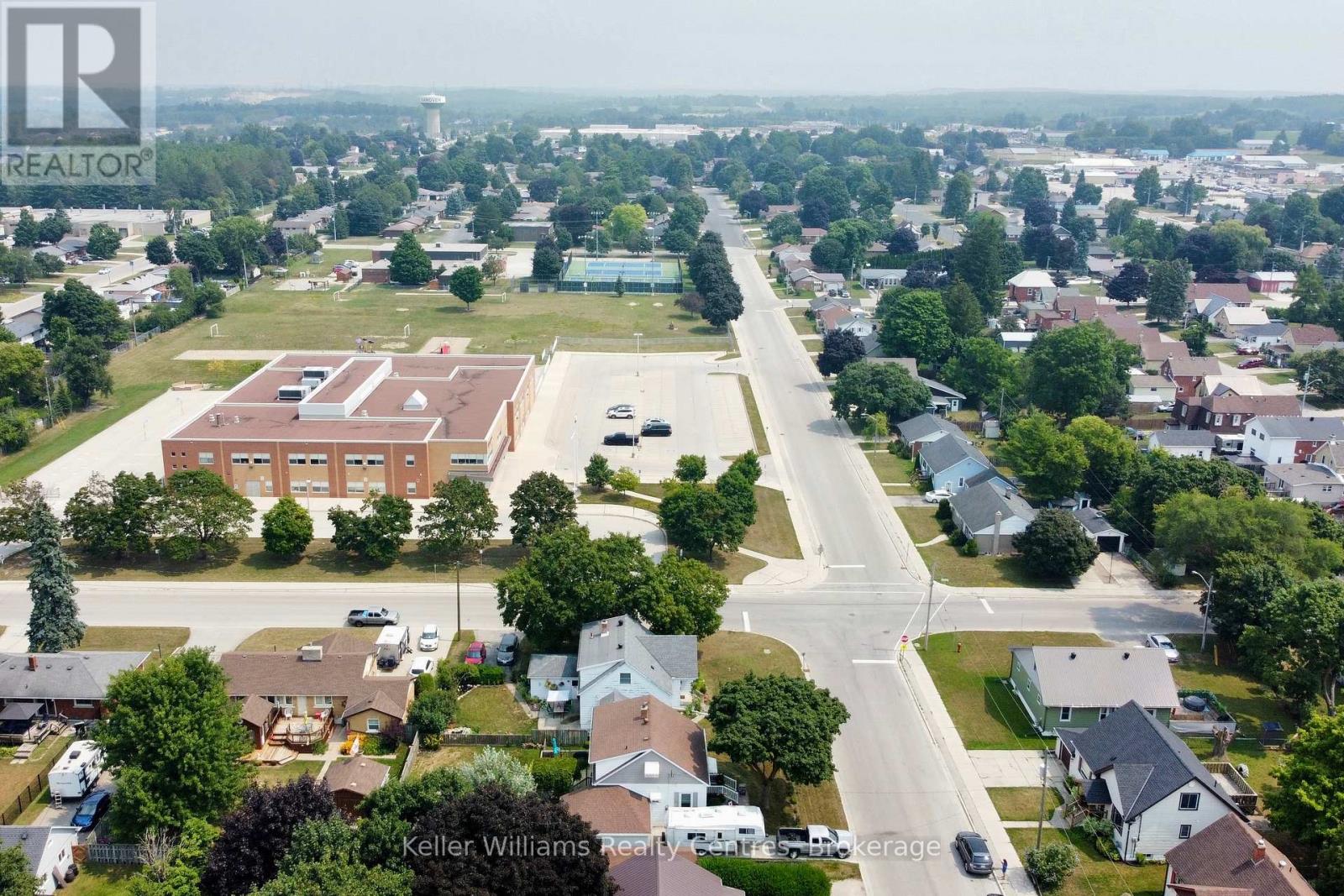 445 13th Street, Hanover, Ontario  N4N 1Y2 - Photo 40 - X12328059