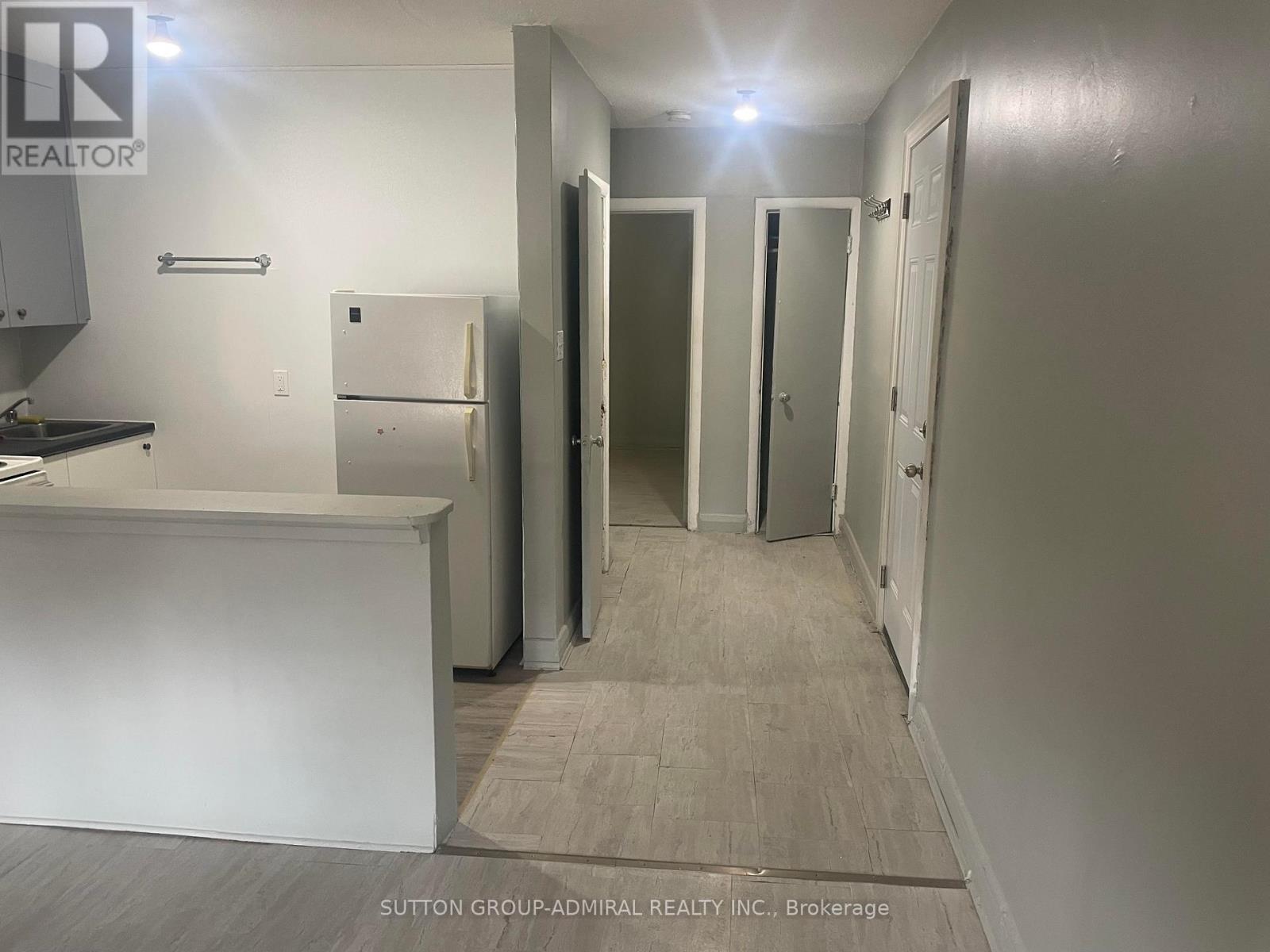 4 - 2030 Weston Road, Toronto, Ontario  M9P 2B1 - Photo 5 - W12325572