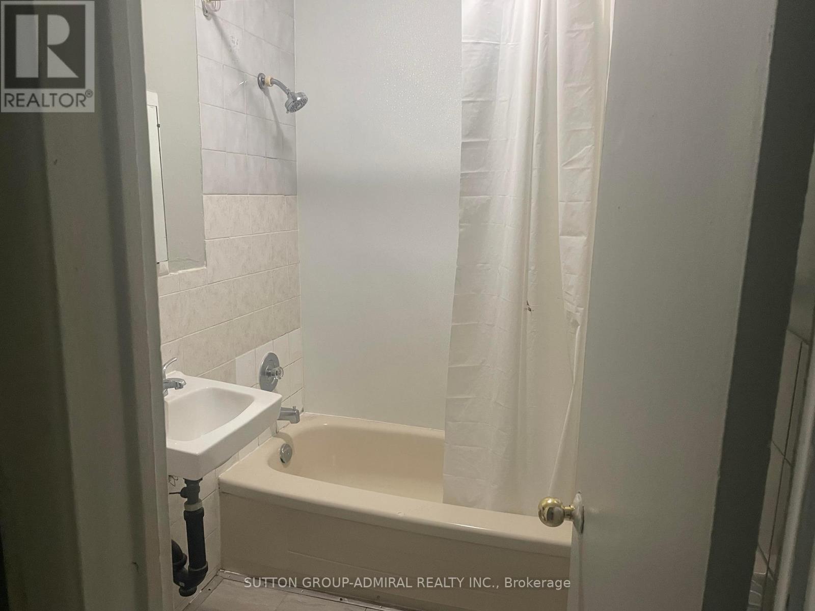 4 - 2030 Weston Road, Toronto, Ontario  M9P 2B1 - Photo 6 - W12325572