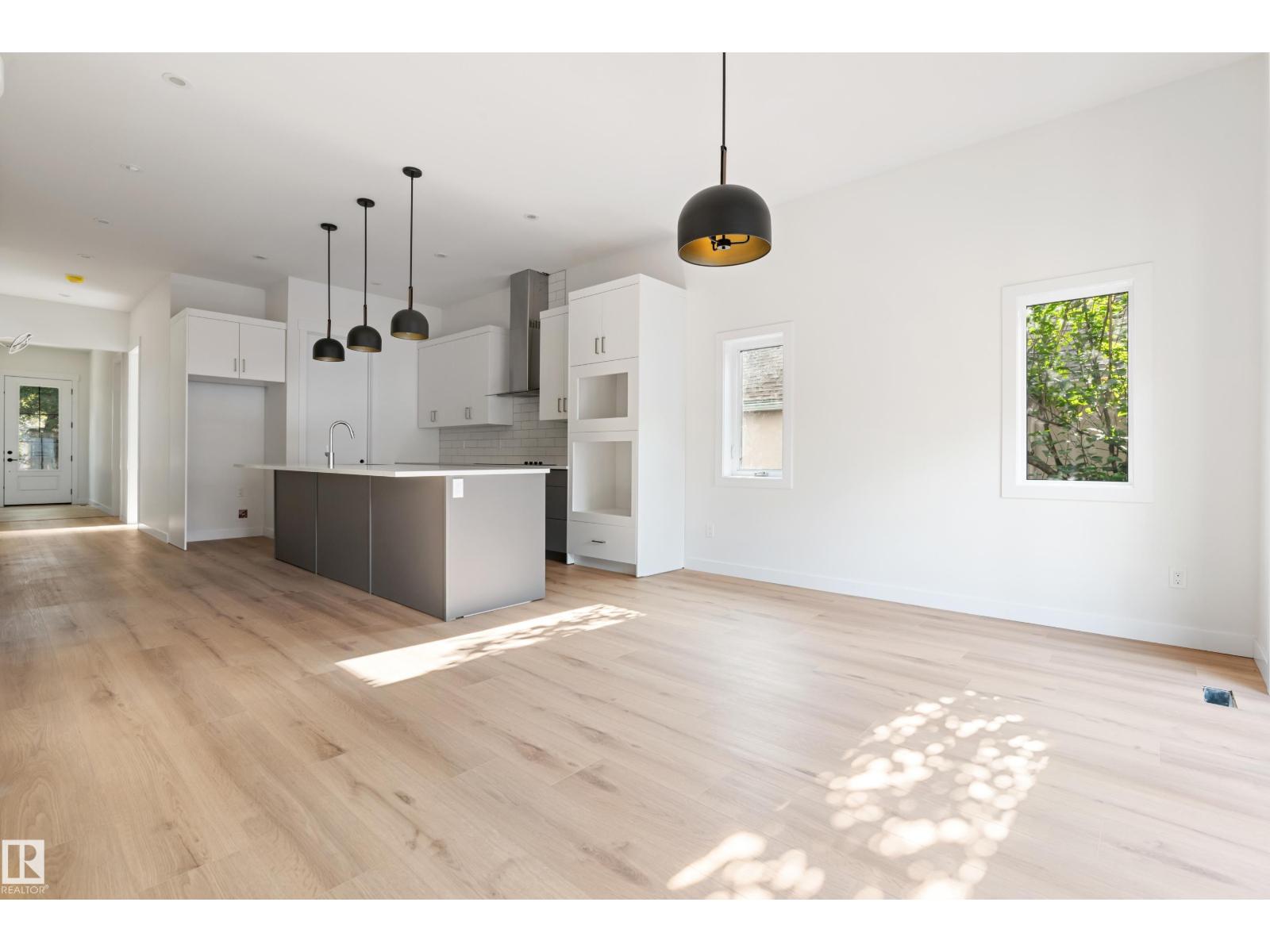 9807 90 Av Nw, Edmonton, Alberta  T6E 2T2 - Photo 8 - E4448125
