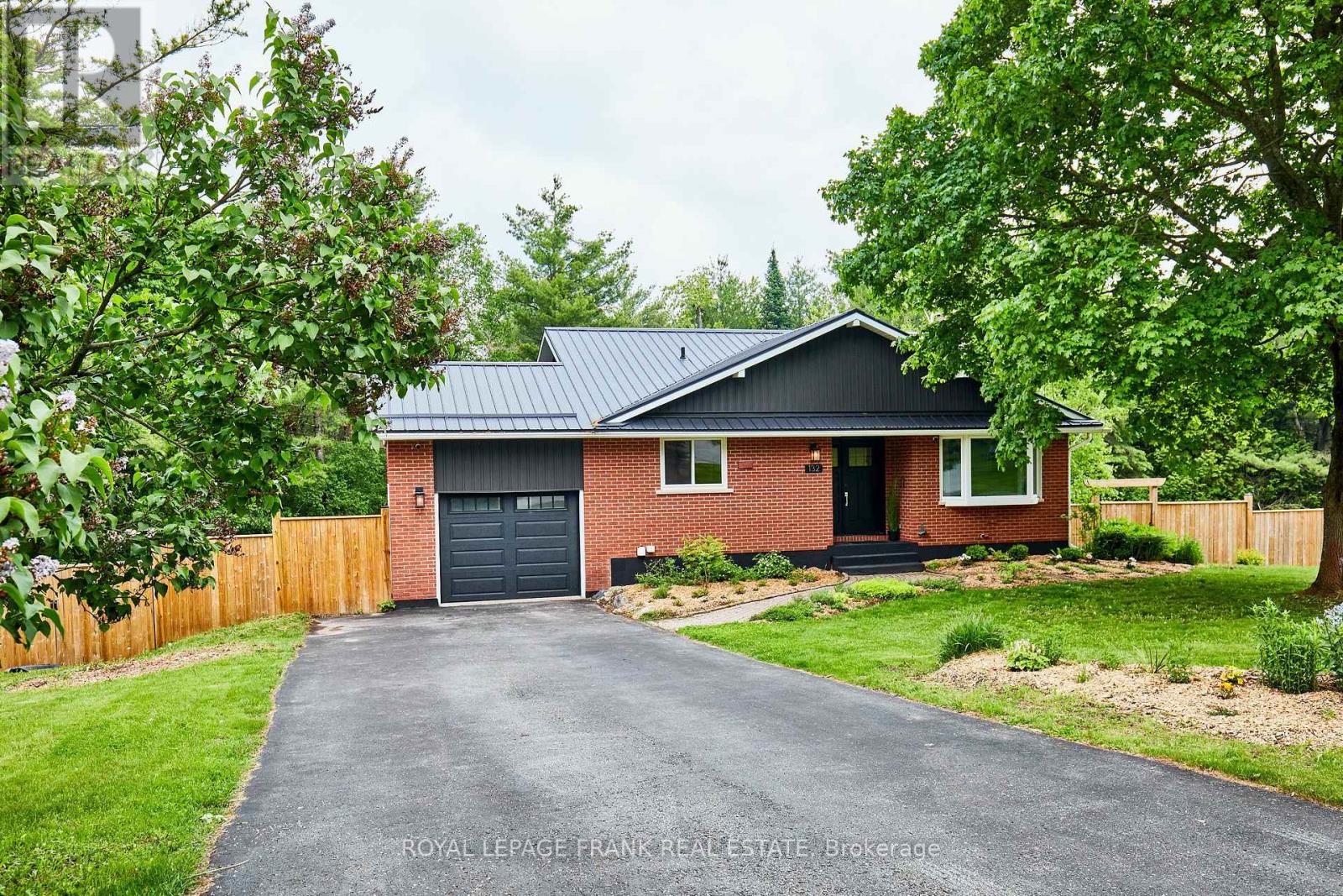 132 COULTER DRIVE, Kawartha Lakes, Ontario
