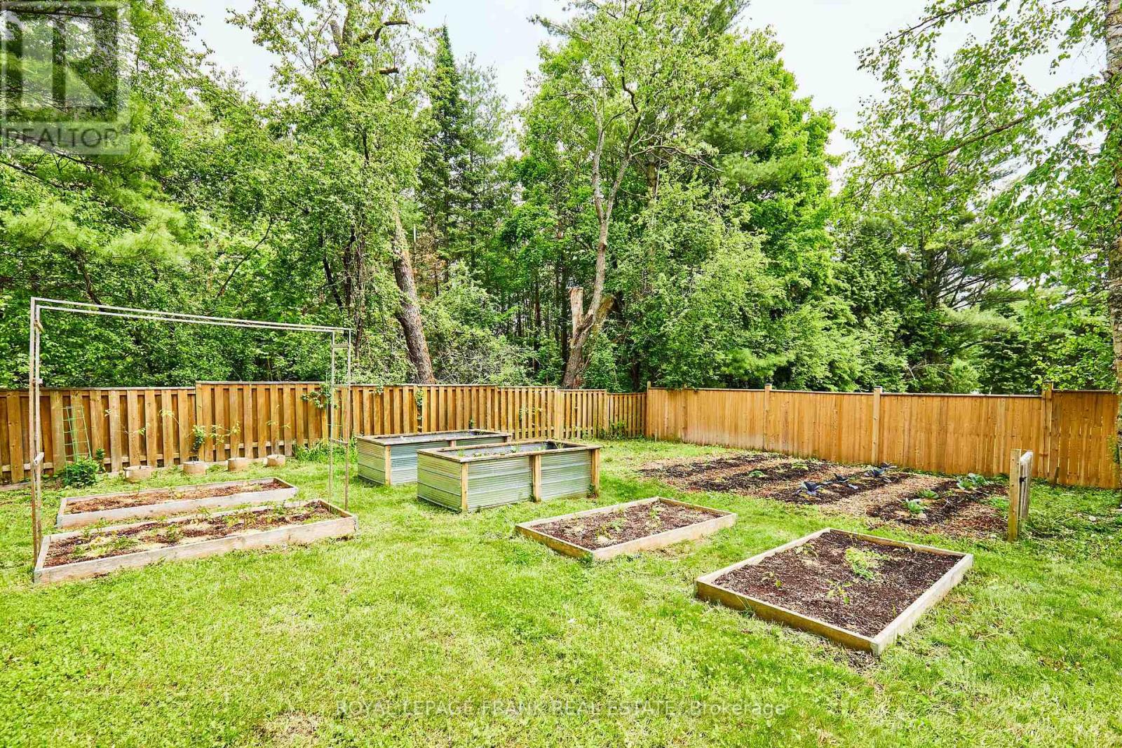 132 Coulter Drive, Kawartha Lakes, Ontario L0A 1K0 - Photo 44 - X12328280