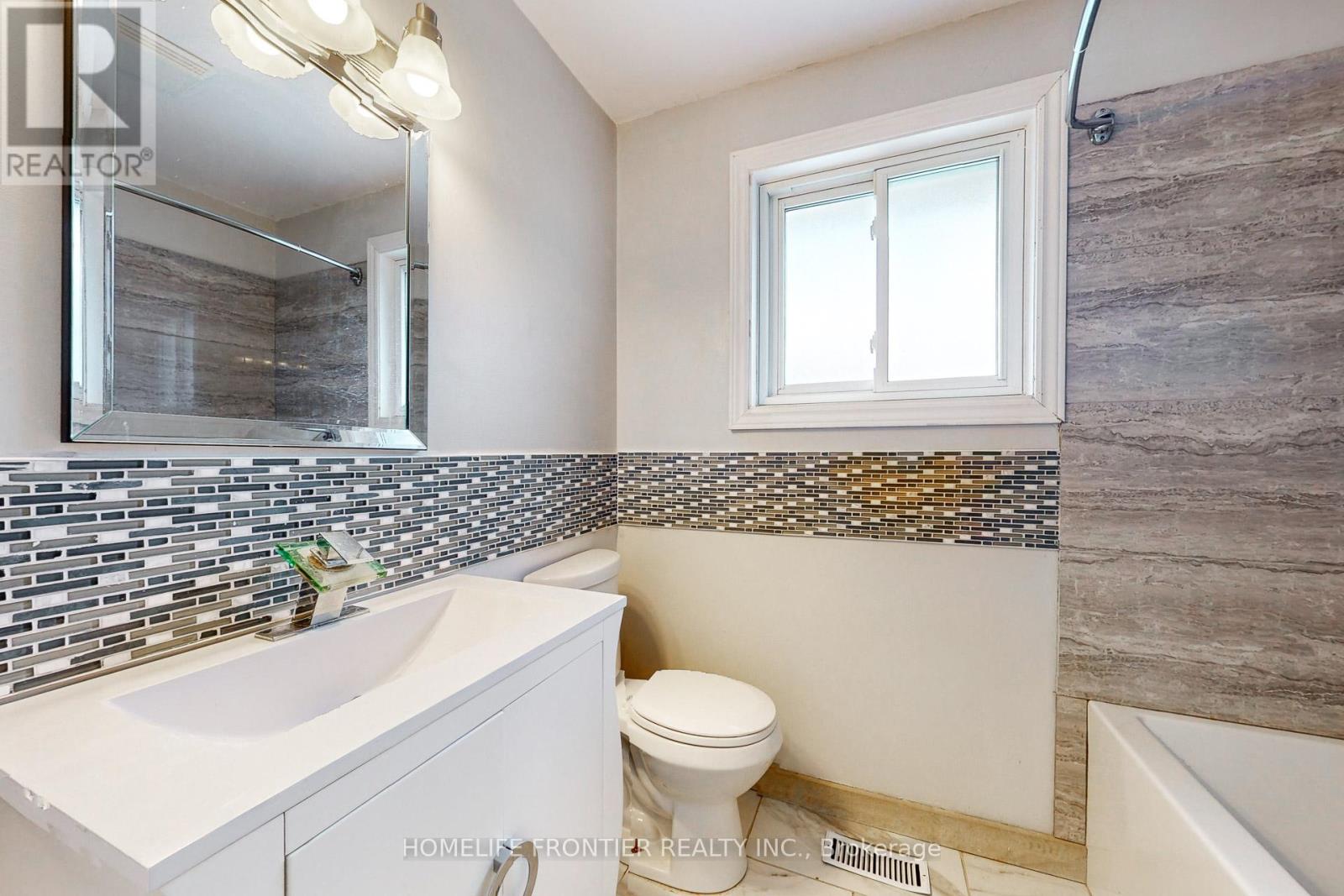 267 Grove Street E, Barrie, Ontario  L4M 2R2 - Photo 10 - S12328210