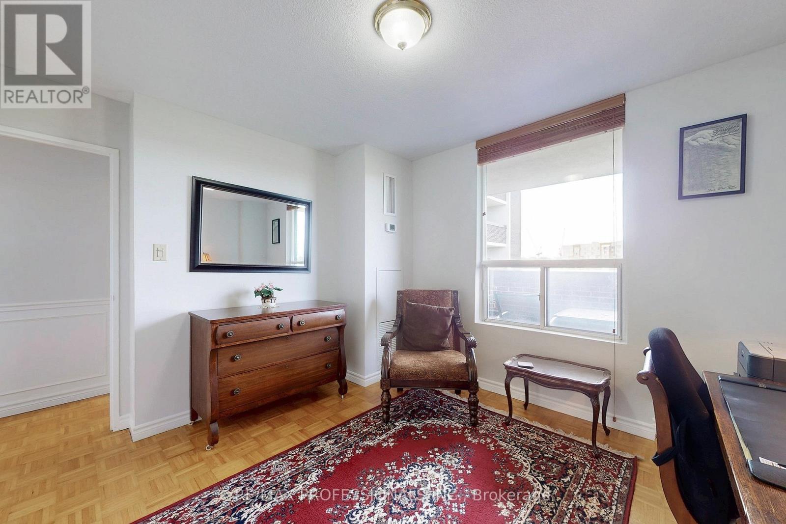 806 - 1535 Lakeshore Road E, Mississauga, Ontario  L5E 3E2 - Photo 14 - W12328038
