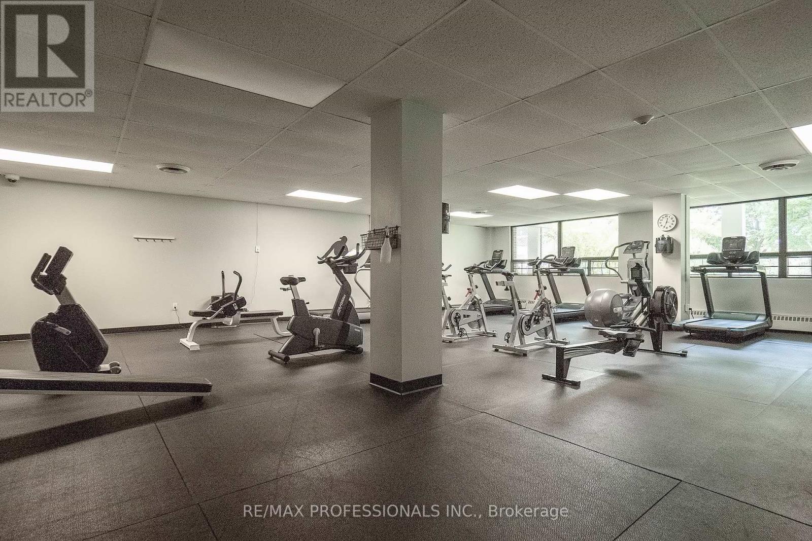 806 - 1535 Lakeshore Road E, Mississauga, Ontario  L5E 3E2 - Photo 24 - W12328038