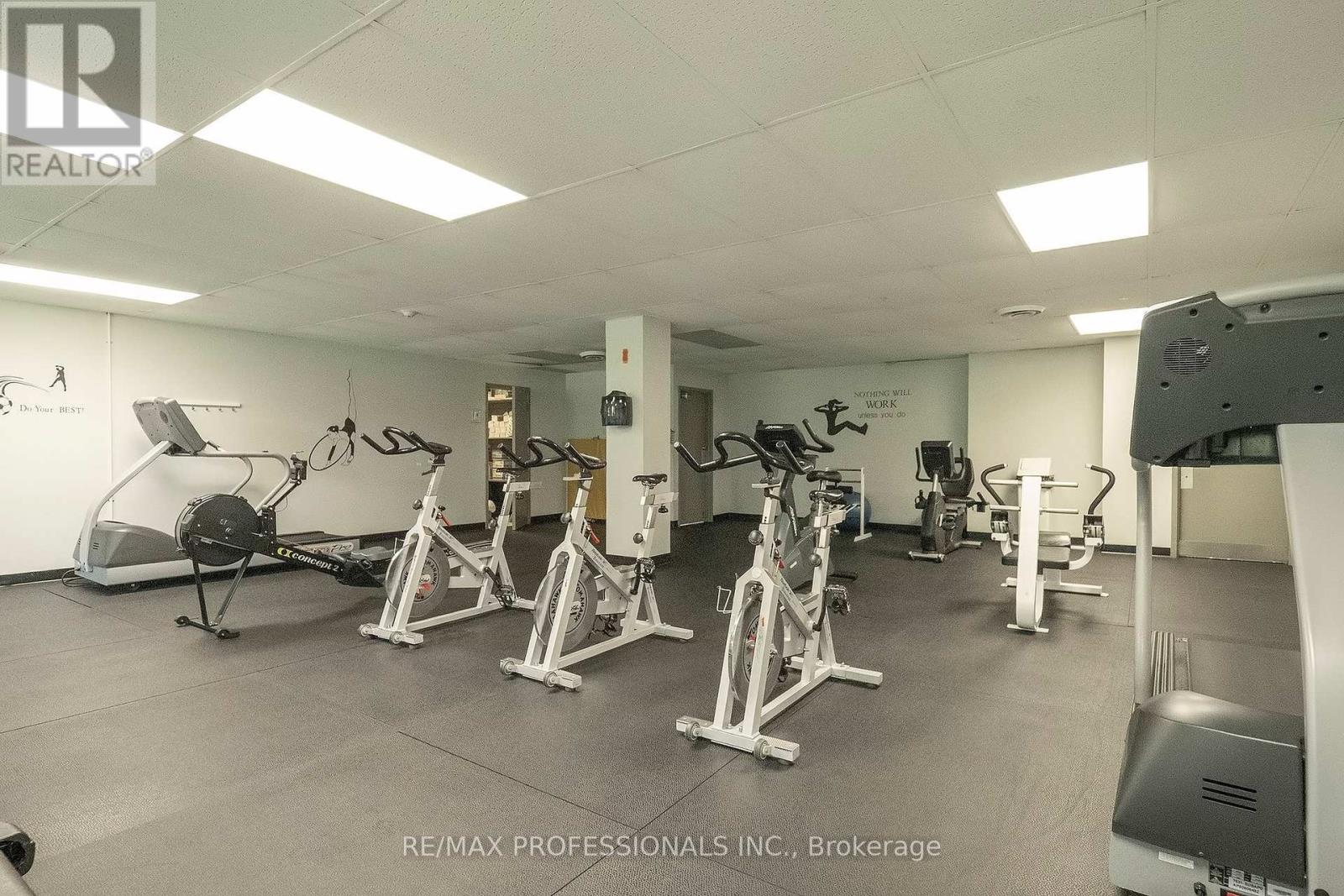806 - 1535 Lakeshore Road E, Mississauga, Ontario  L5E 3E2 - Photo 26 - W12328038