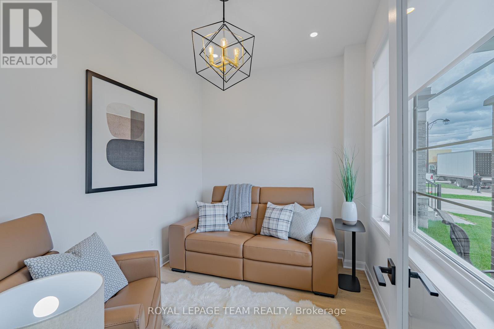 2055 Wanderer Avenue, Ottawa, Ontario  K4M 0W9 - Photo 7 - X12328276