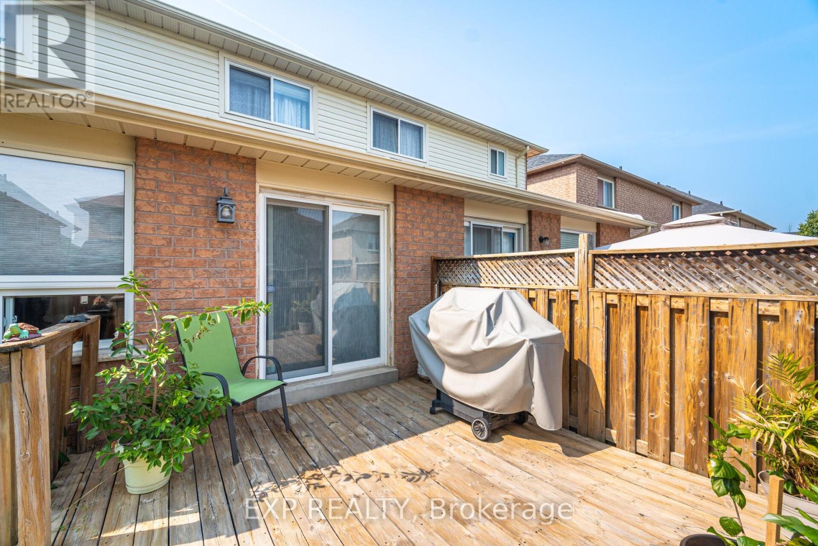 35 Prince Crescent, Brampton (Northwest Sandalwood Parkway), Ontario  L7A 2C8 - Photo 33 - W12328123