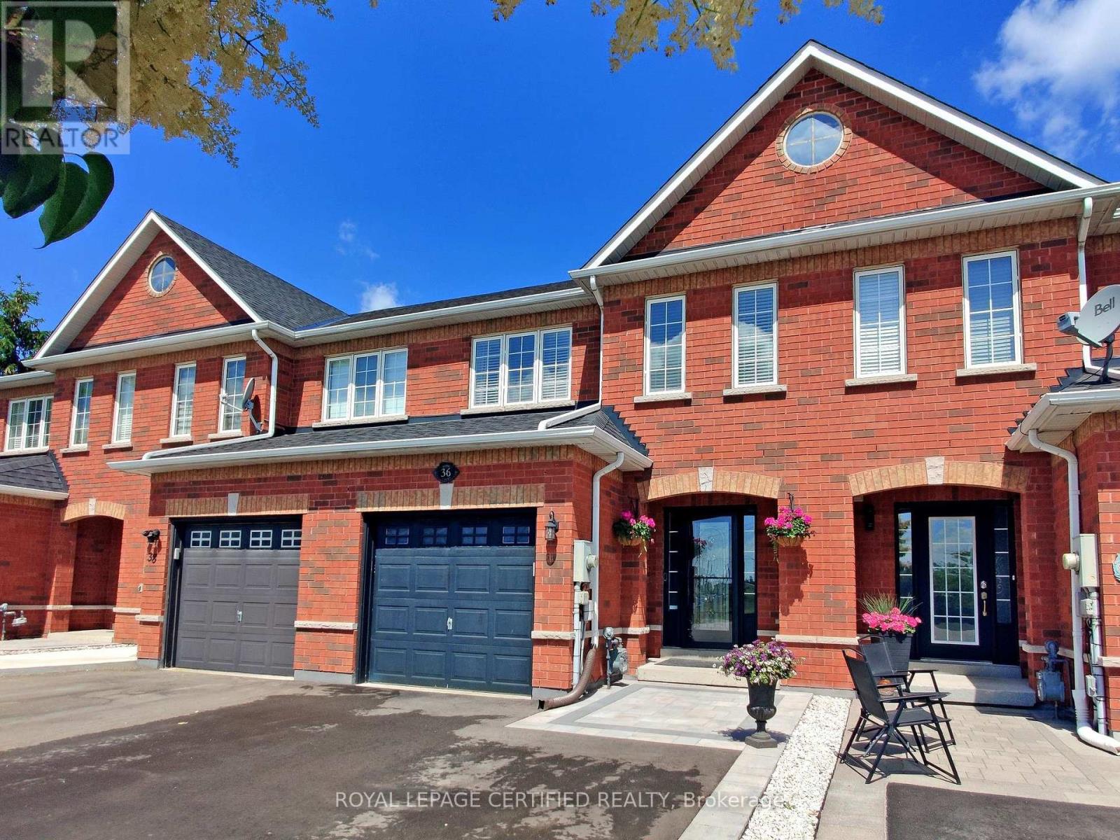 Property at 36 AIDA COURT image 3