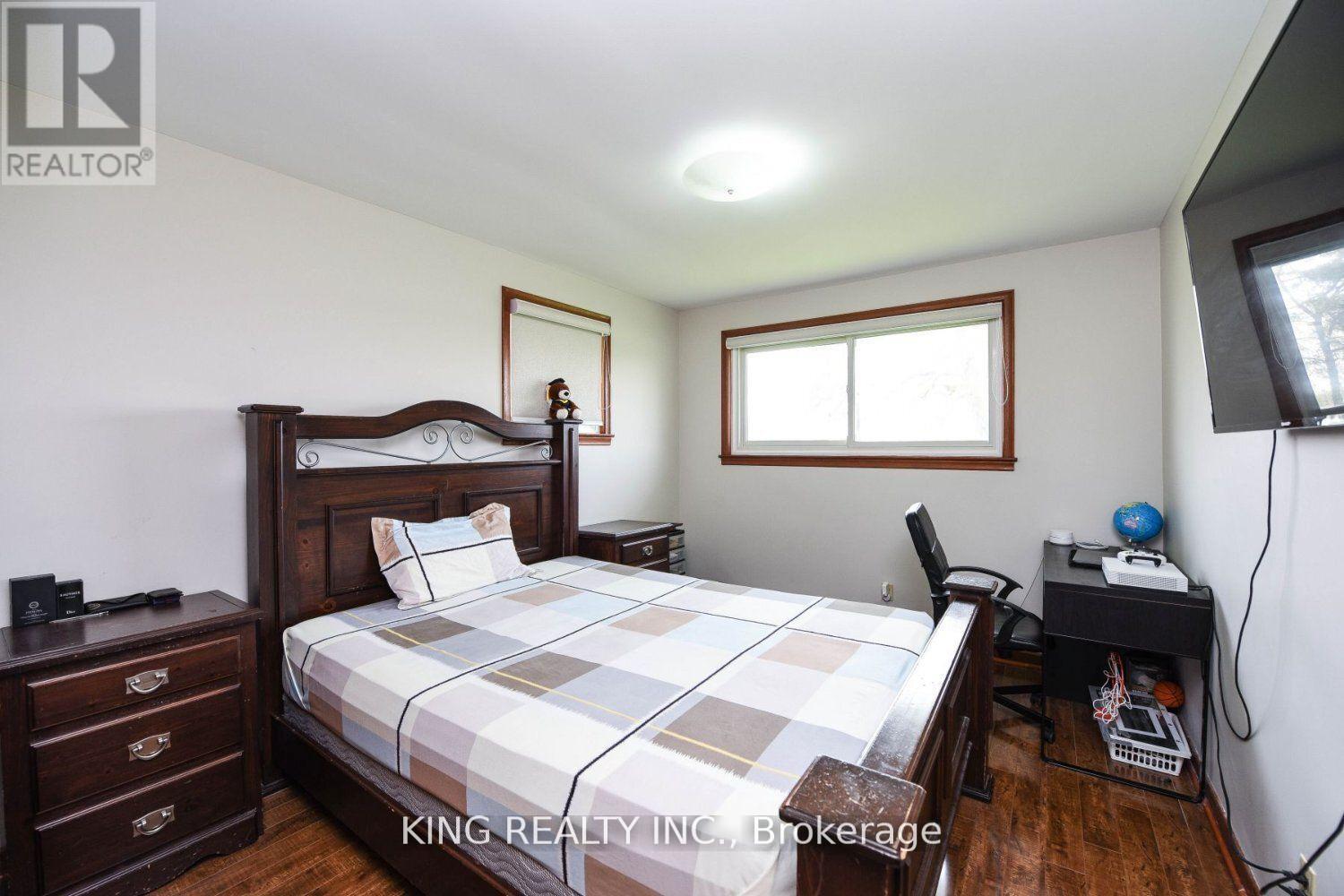 14771 Dixie Road, Caledon, Ontario  L7C 2M9 - Photo 17 - W12328197