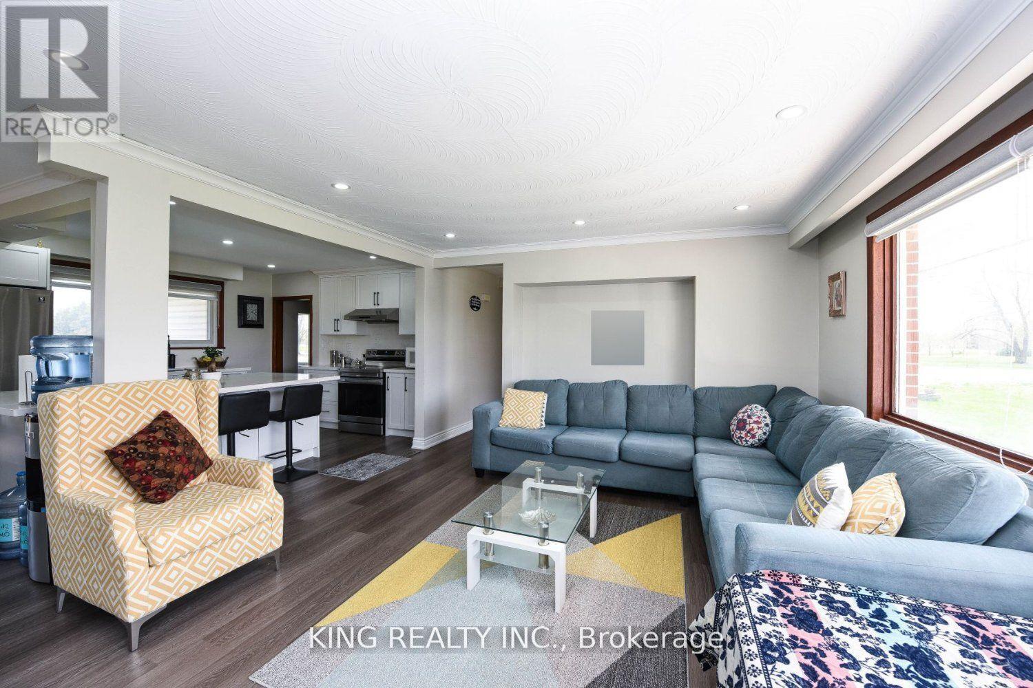 14771 Dixie Road, Caledon, Ontario  L7C 2M9 - Photo 4 - W12328197