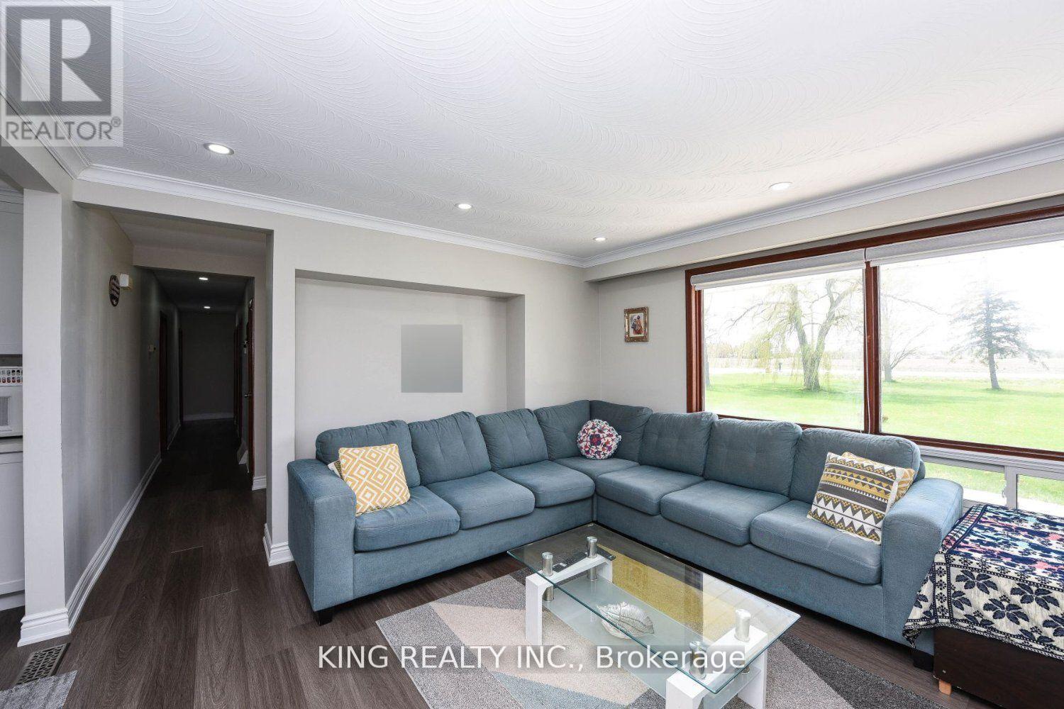 14771 Dixie Road, Caledon, Ontario  L7C 2M9 - Photo 5 - W12328197