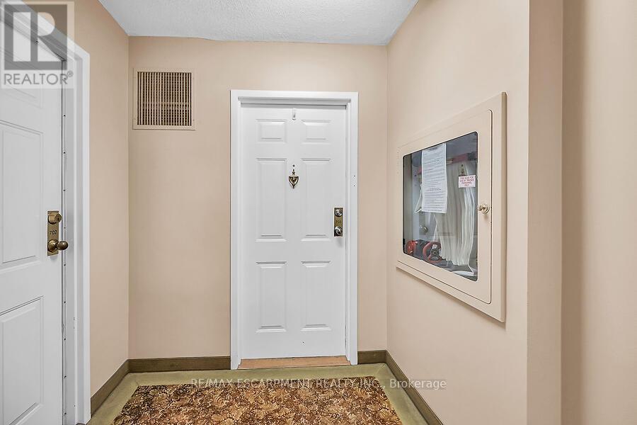 703 - 200 Limeridge Road W, Hamilton, Ontario  L9C 7M7 - Photo 24 - X12328144
