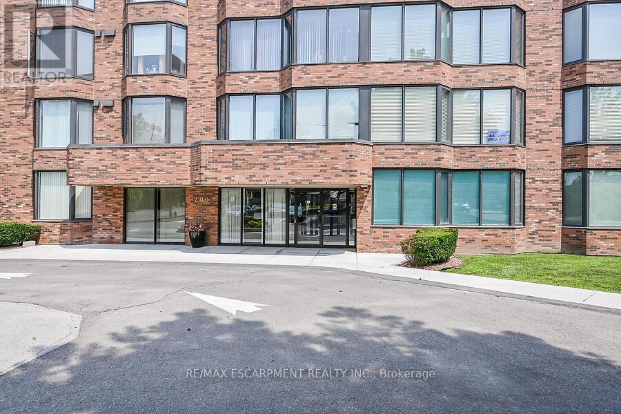 703 - 200 Limeridge Road W, Hamilton, Ontario  L9C 7M7 - Photo 3 - X12328144