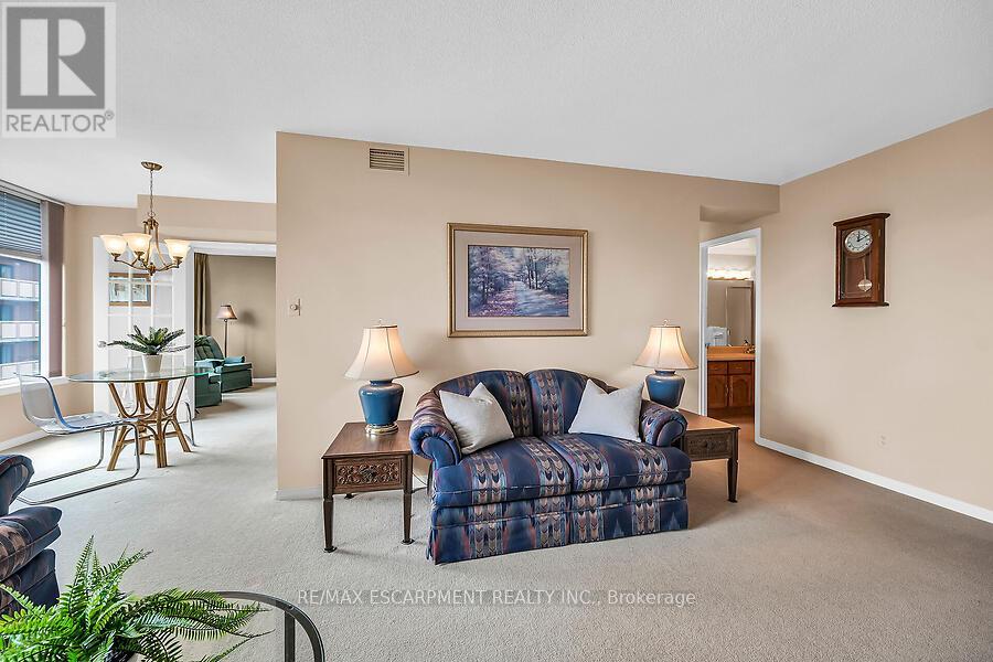 703 - 200 Limeridge Road W, Hamilton, Ontario  L9C 7M7 - Photo 6 - X12328144