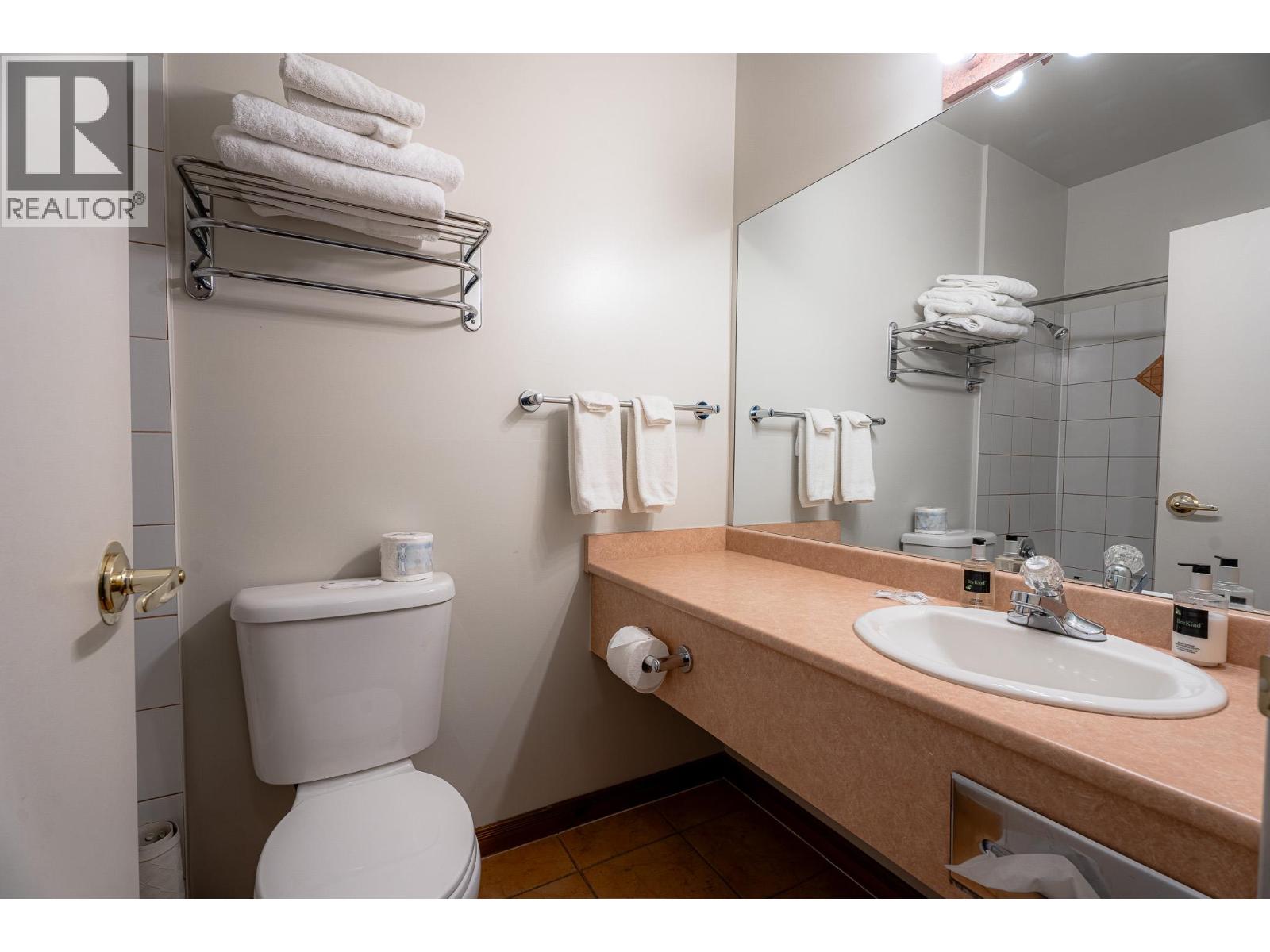 3160 Creekside Way Unit# 408, Sun Peaks, British Columbia  V0E 5N0 - Photo 4 - 10336423