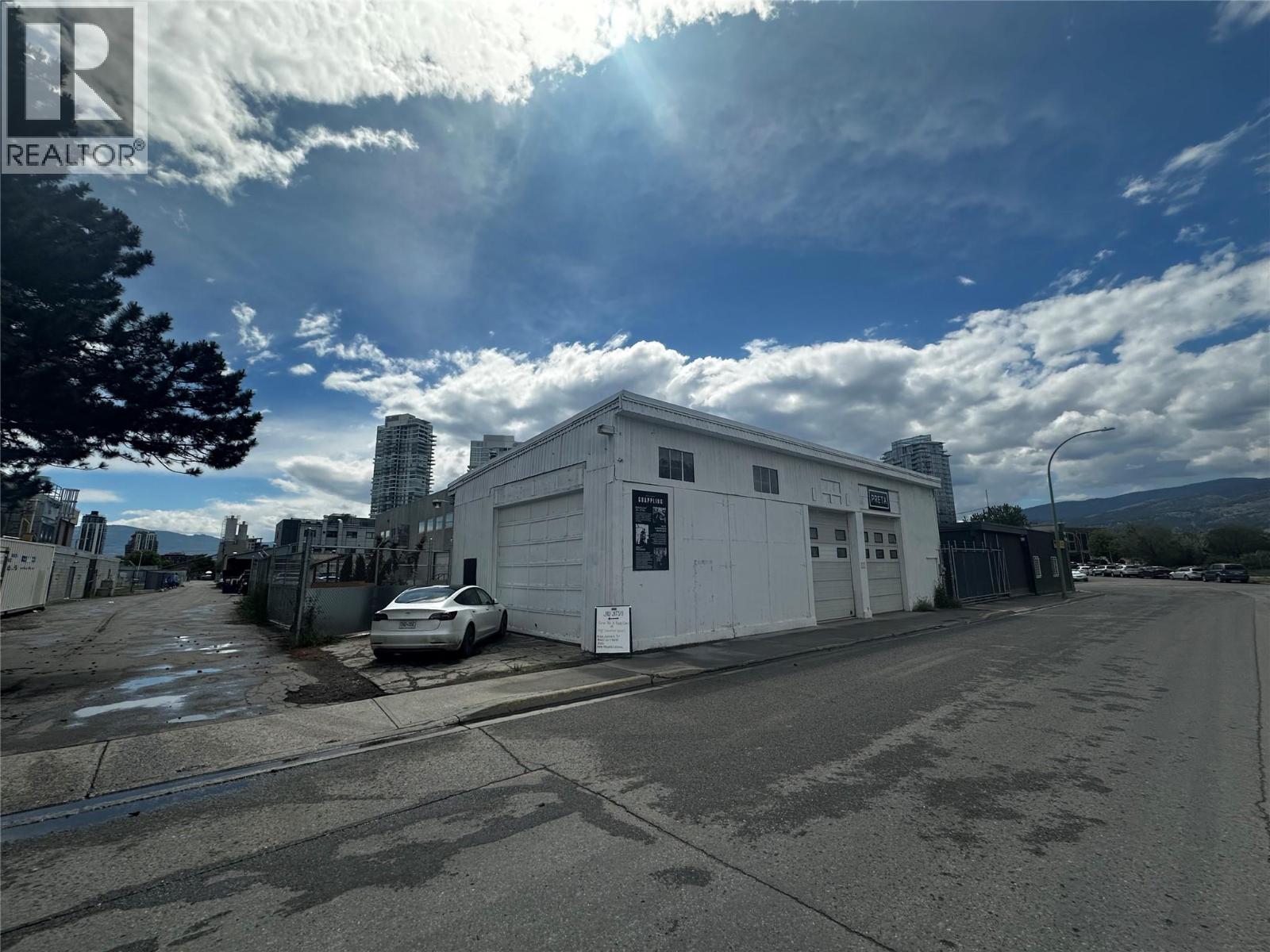 991 Ellis Street, Kelowna, British Columbia