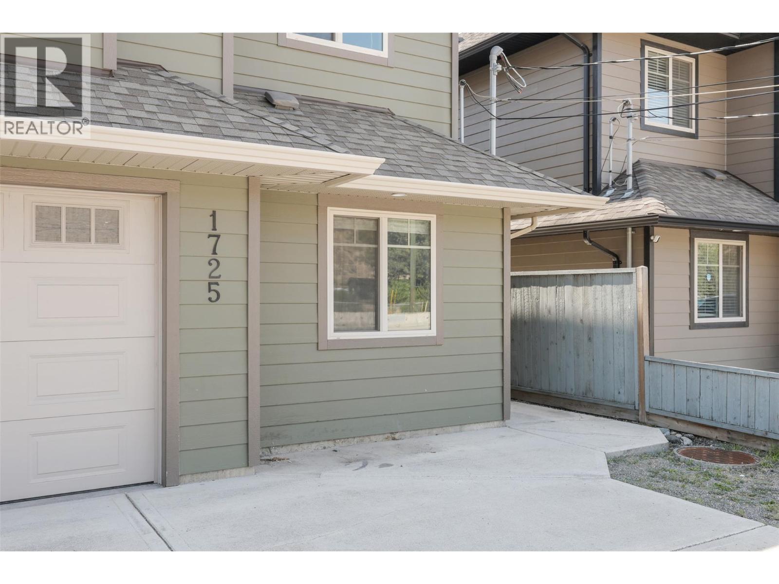 Property at 1725 Parkcrest Avenue image 3