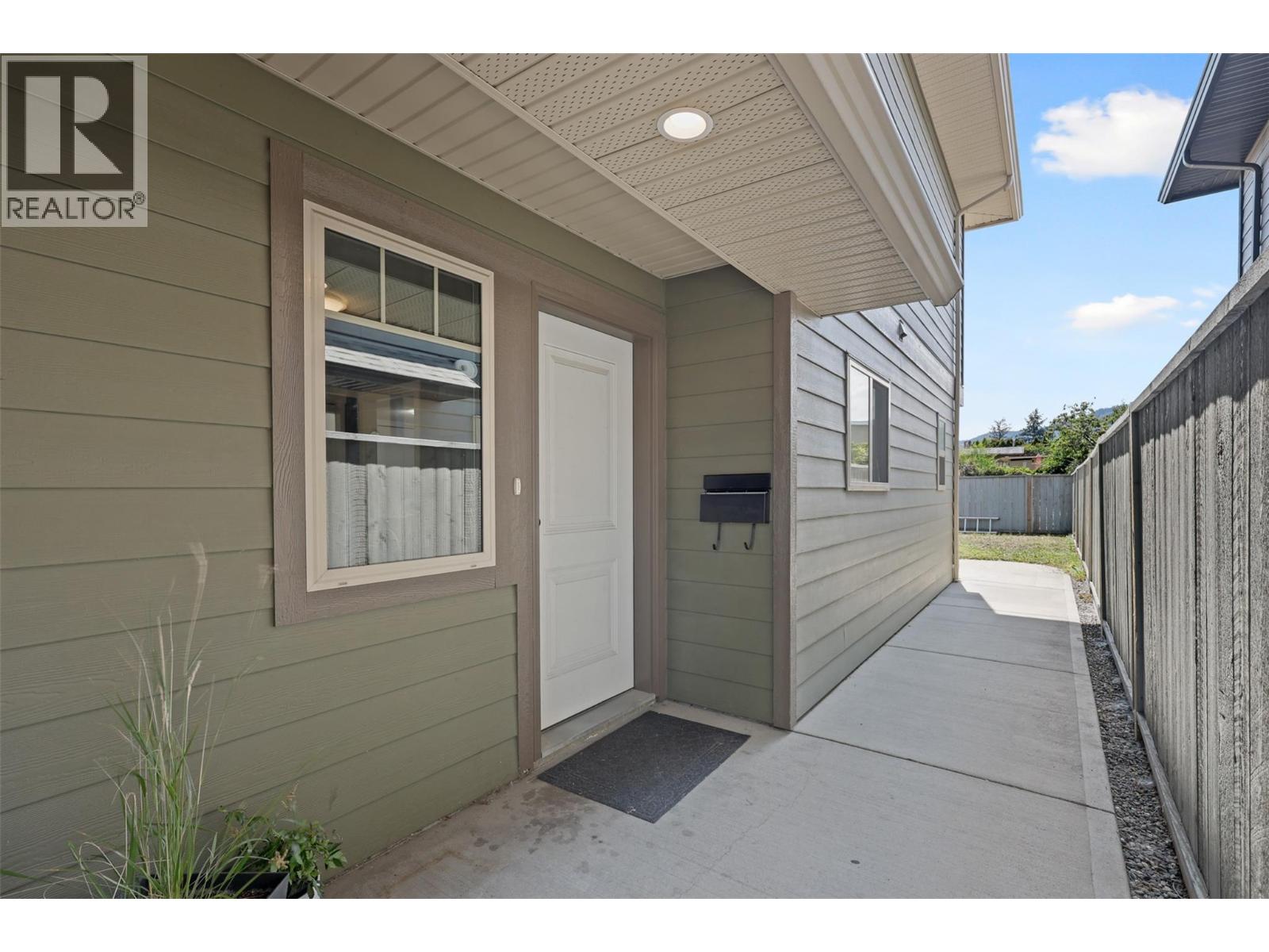 Property at 1725 Parkcrest Avenue image 5