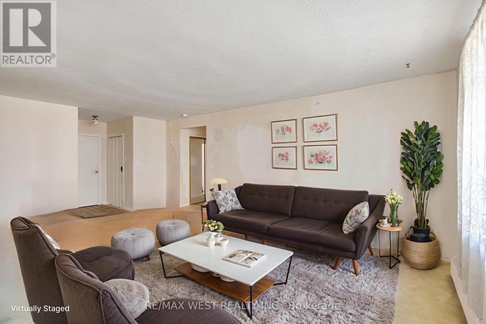 Property at 303 - 825 KENNEDY ROAD image 5