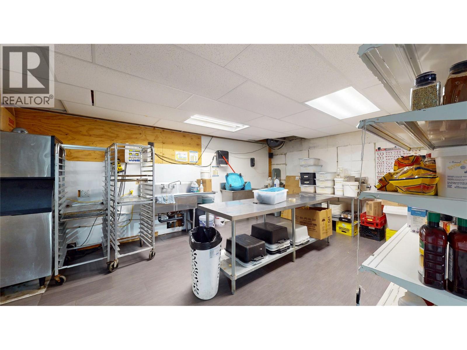 301 Highway 3, Fernie, British Columbia  V0B 1M0 - Photo 34 - 10358299