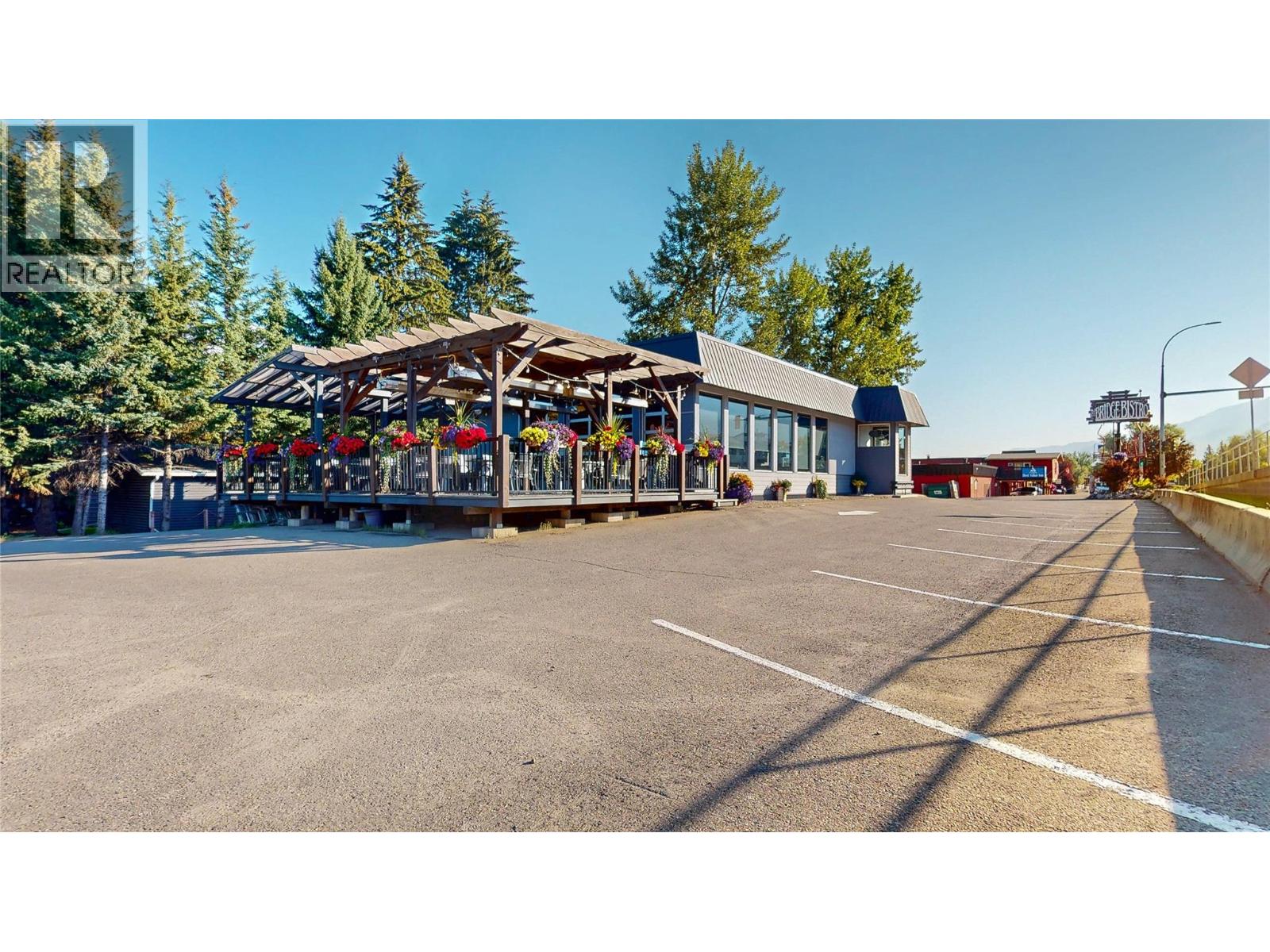 301 Highway 3, Fernie, British Columbia  V0B 1M0 - Photo 4 - 10358299