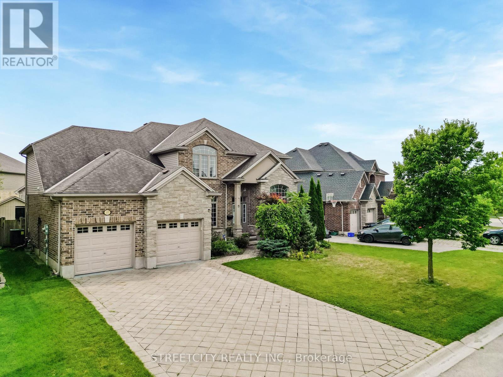 357 South Carriage Way, London North, Ontario  N6G 0B2 - Photo 1 - X12328339