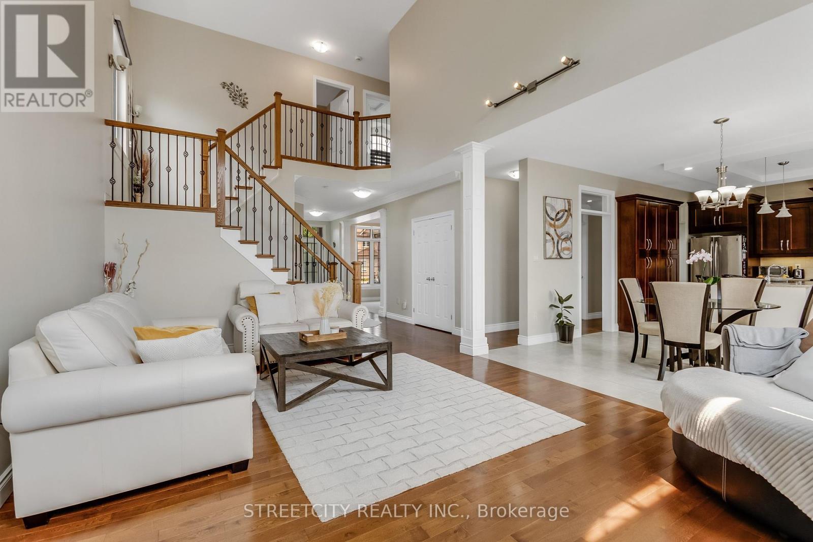 357 South Carriage Way, London North, Ontario  N6G 0B2 - Photo 10 - X12328339