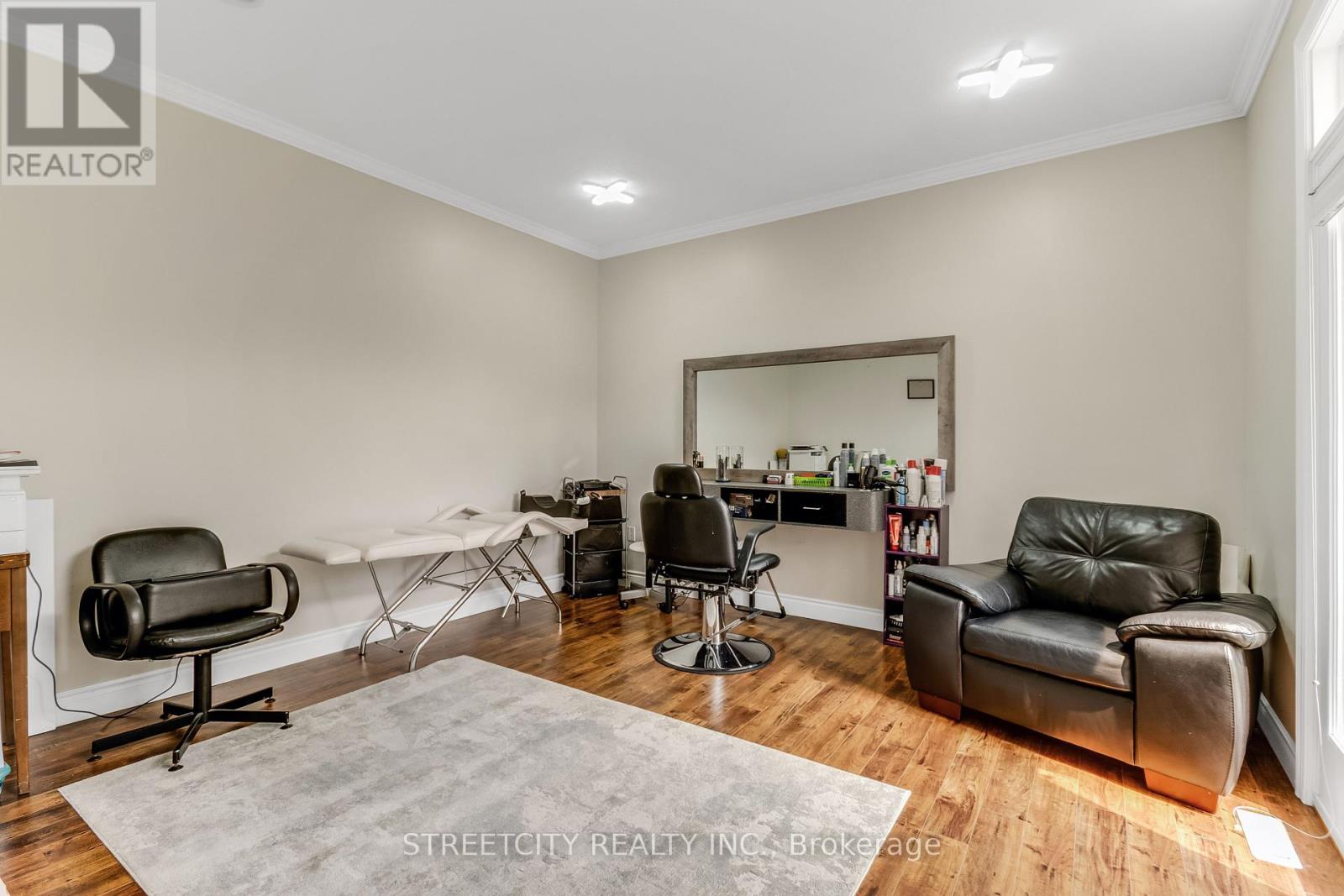 357 South Carriage Way, London North, Ontario  N6G 0B2 - Photo 16 - X12328339