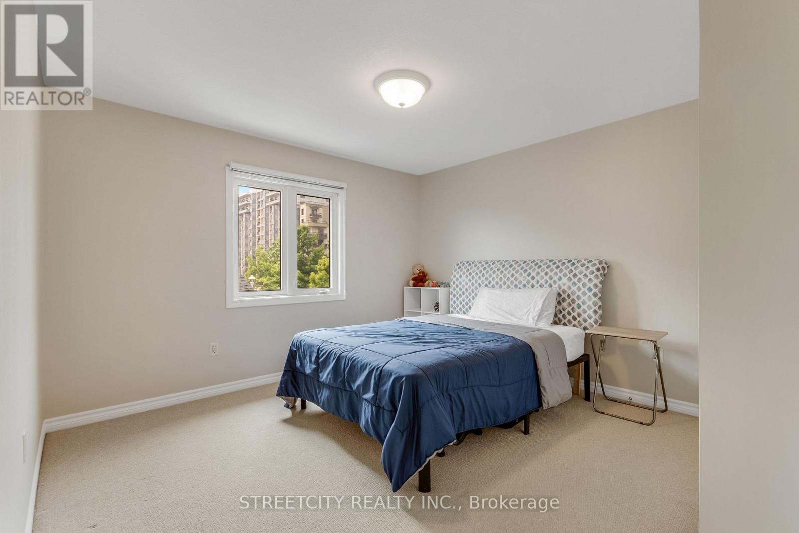 357 South Carriage Way, London North, Ontario  N6G 0B2 - Photo 19 - X12328339