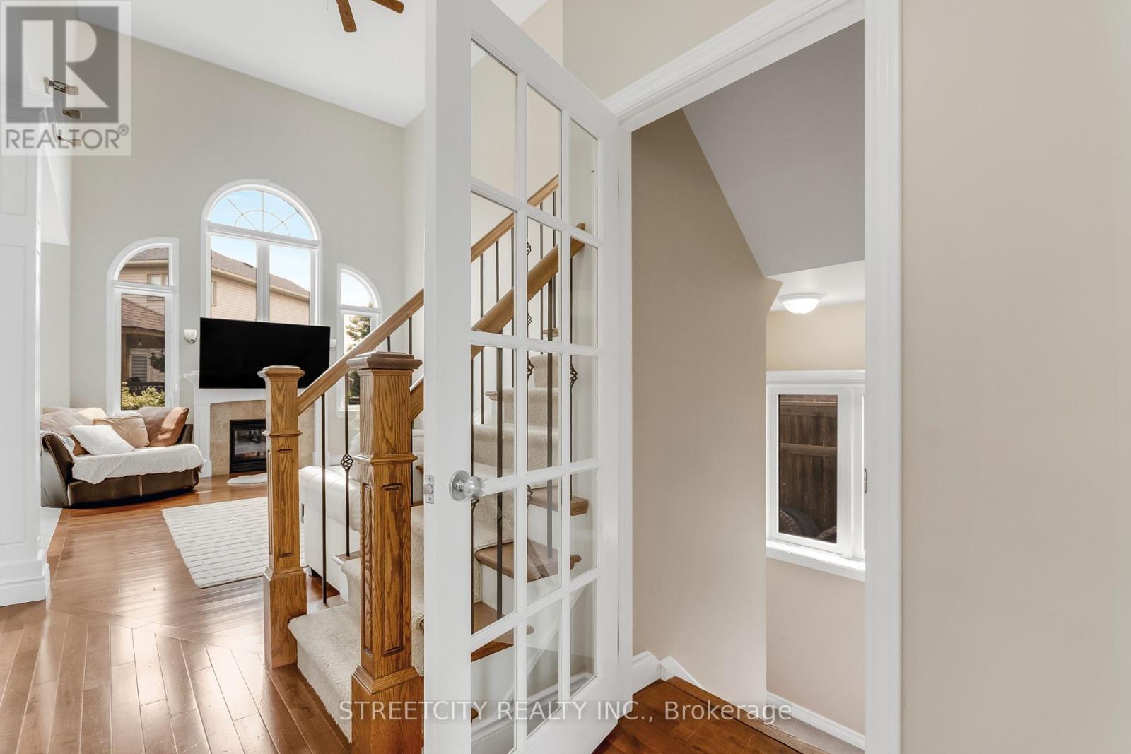 357 South Carriage Way, London North, Ontario  N6G 0B2 - Photo 27 - X12328339